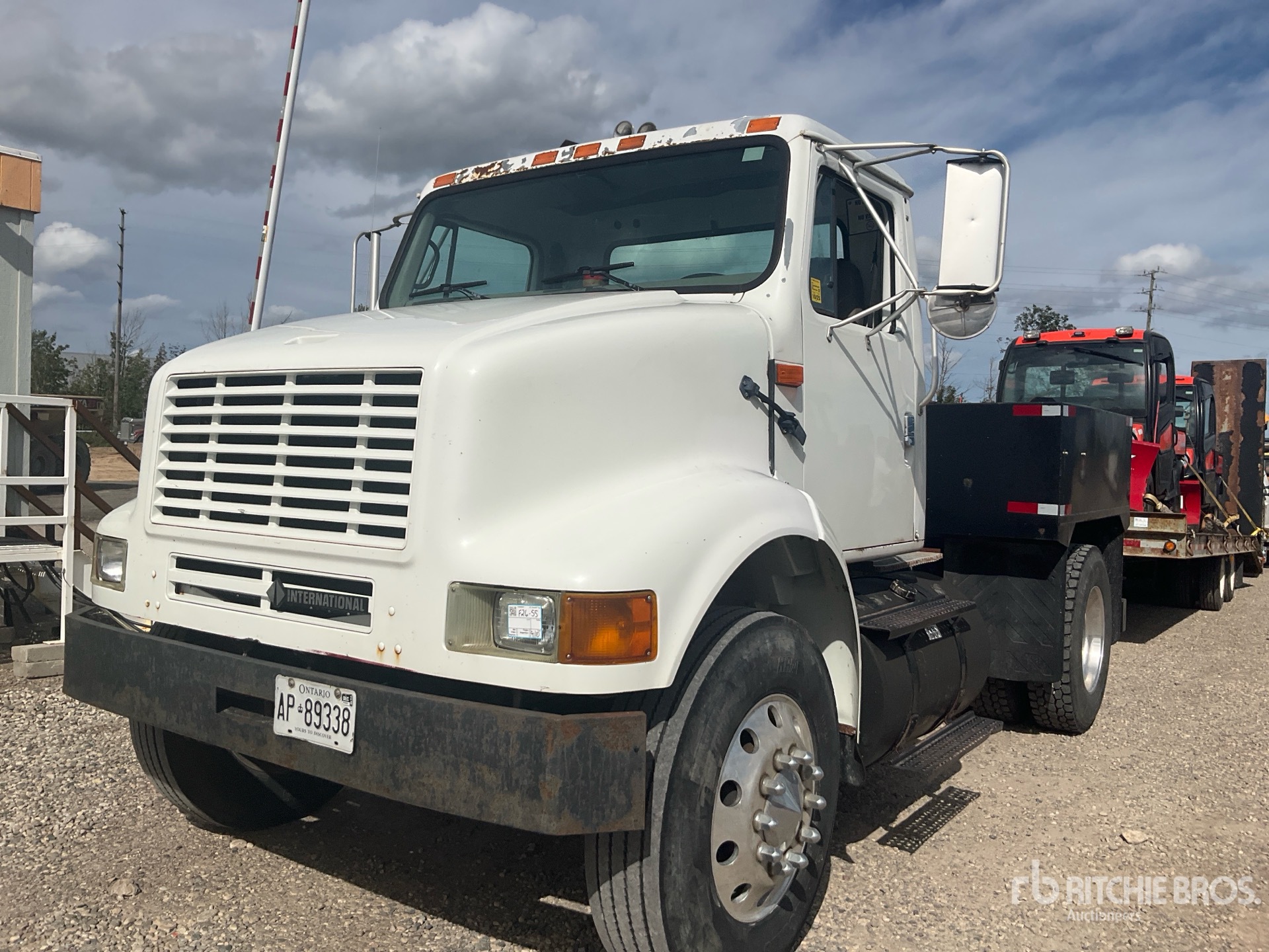 2002 International 8100