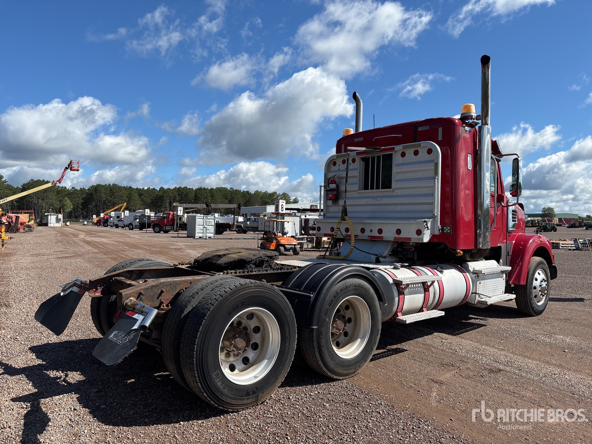 2013 Freightliner CORONADO 122