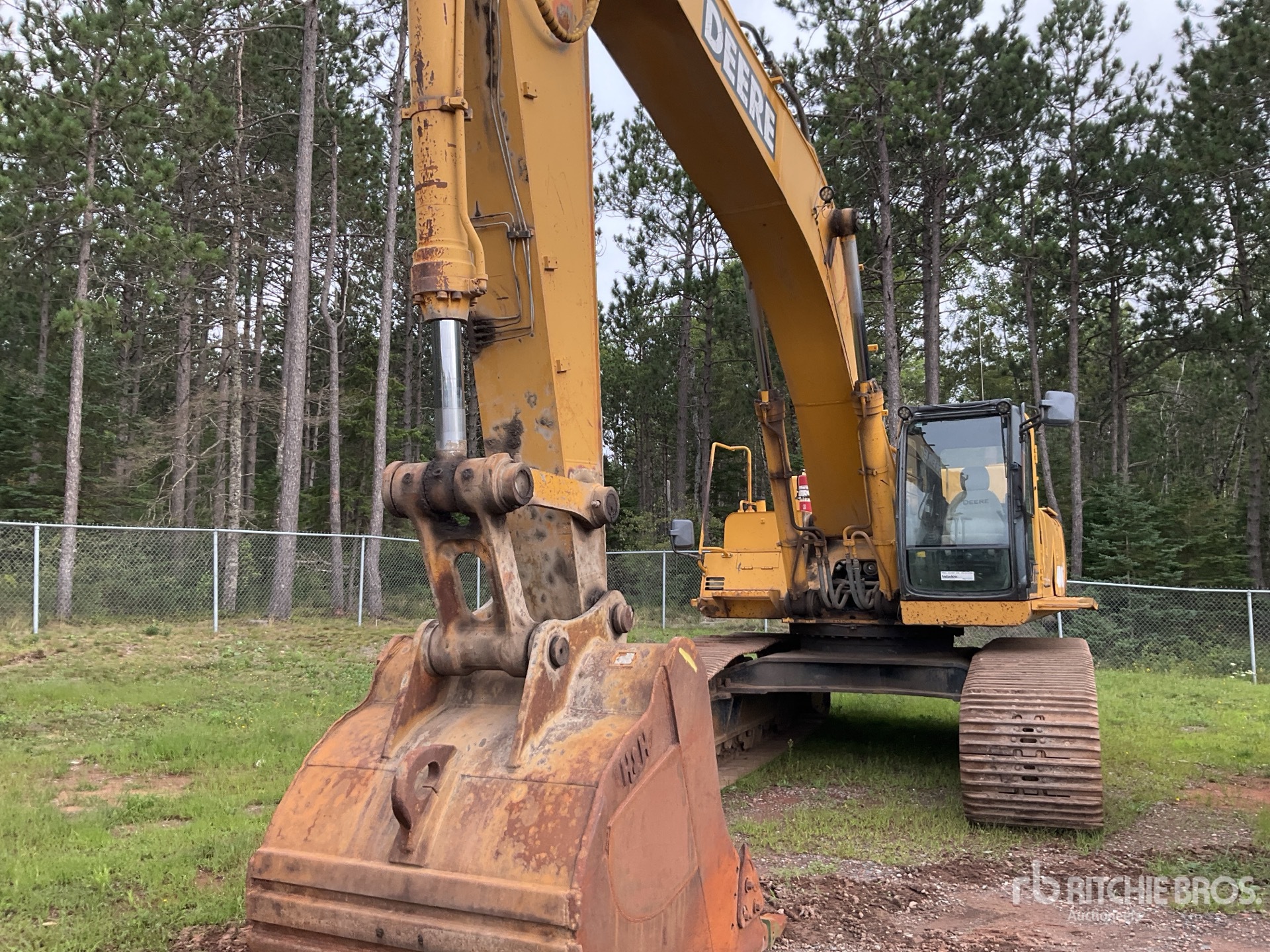 2005 John Deere 450C LC
