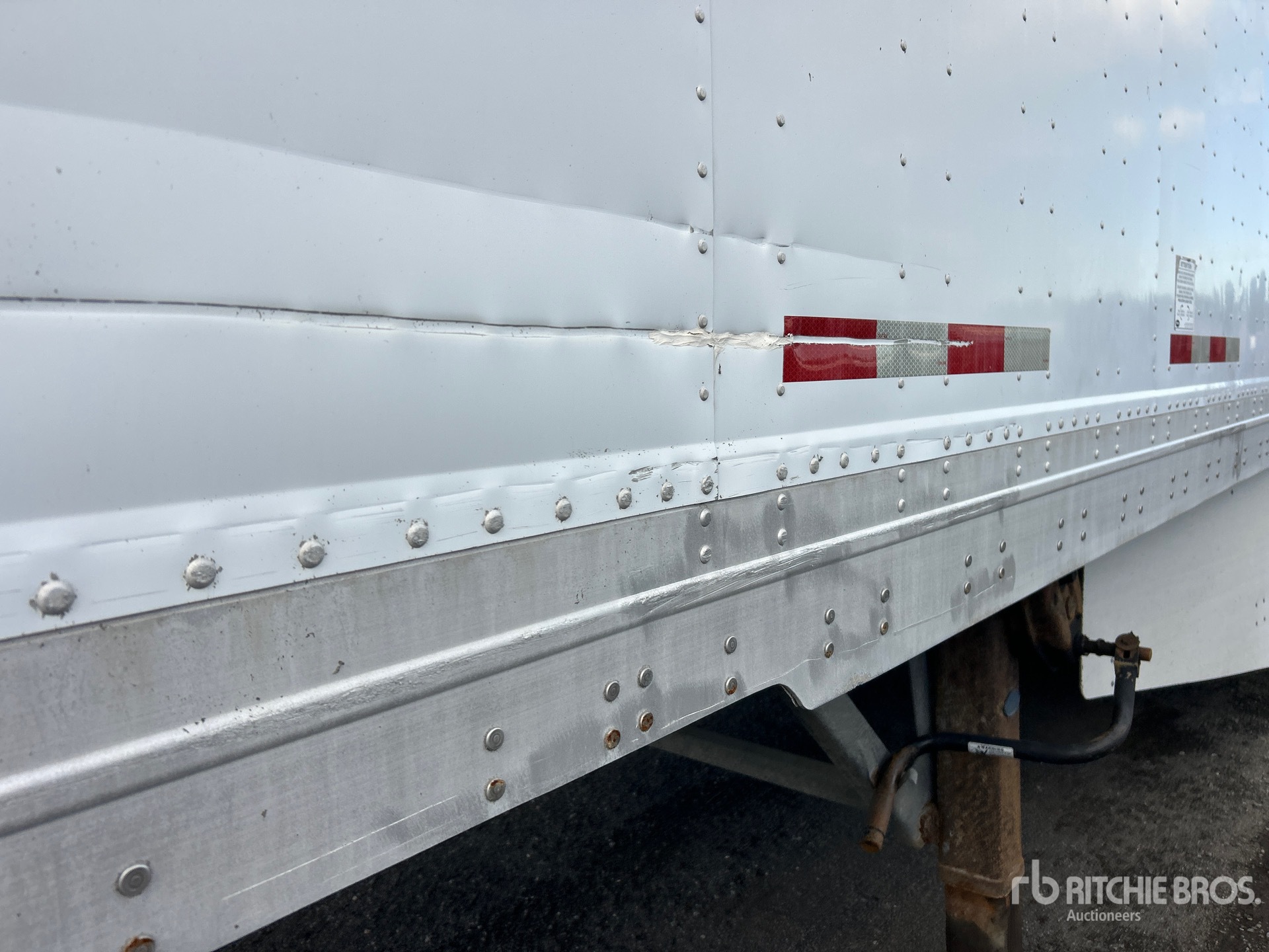 2011 Manac 53 ft T/A Heated