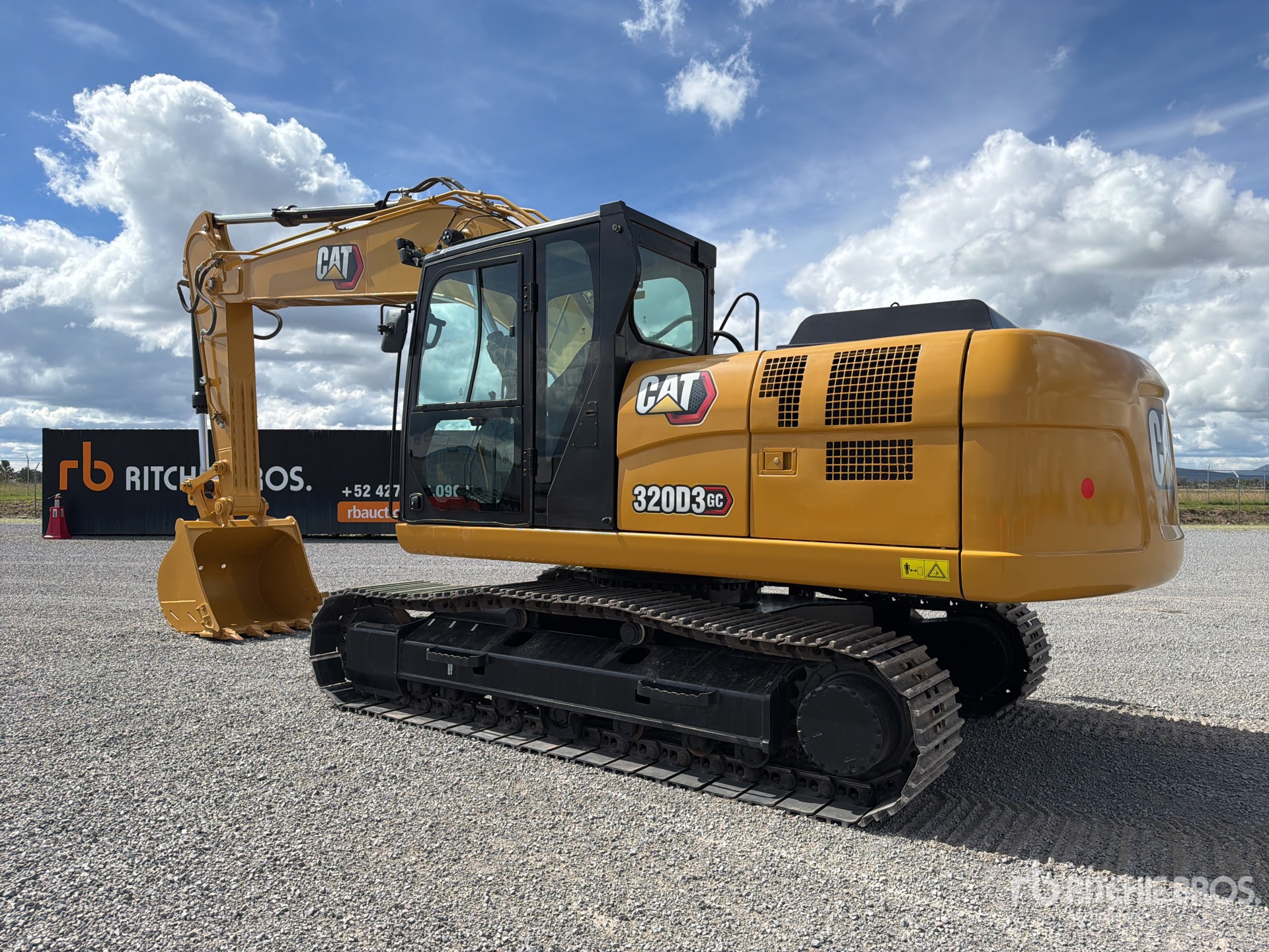 2024 Caterpillar 320D3 GC