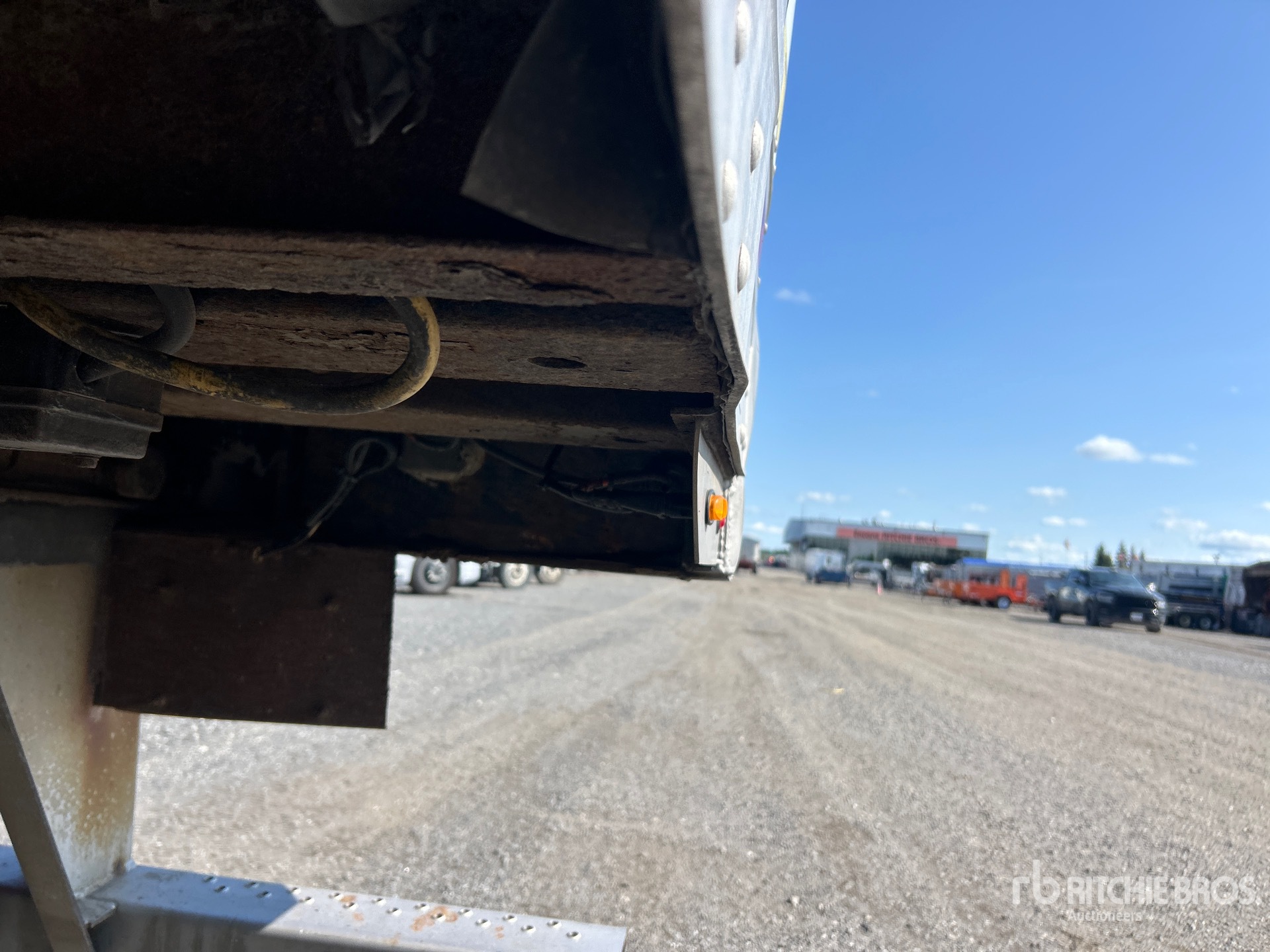 2016 Utility 4000DX