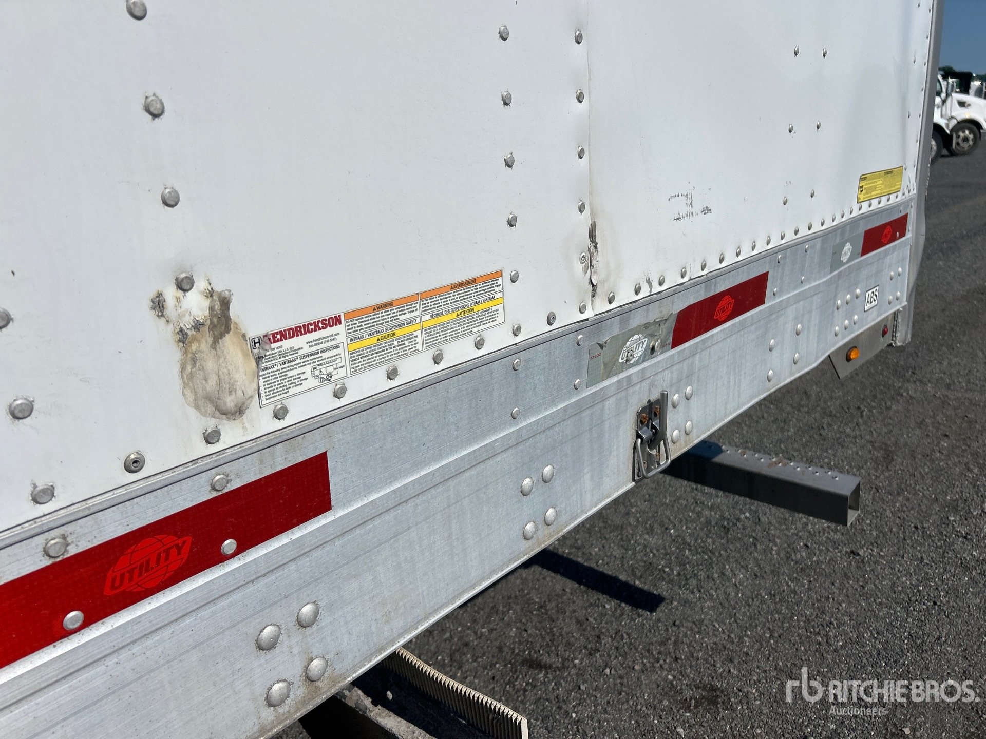 2016 Utility 4000DX