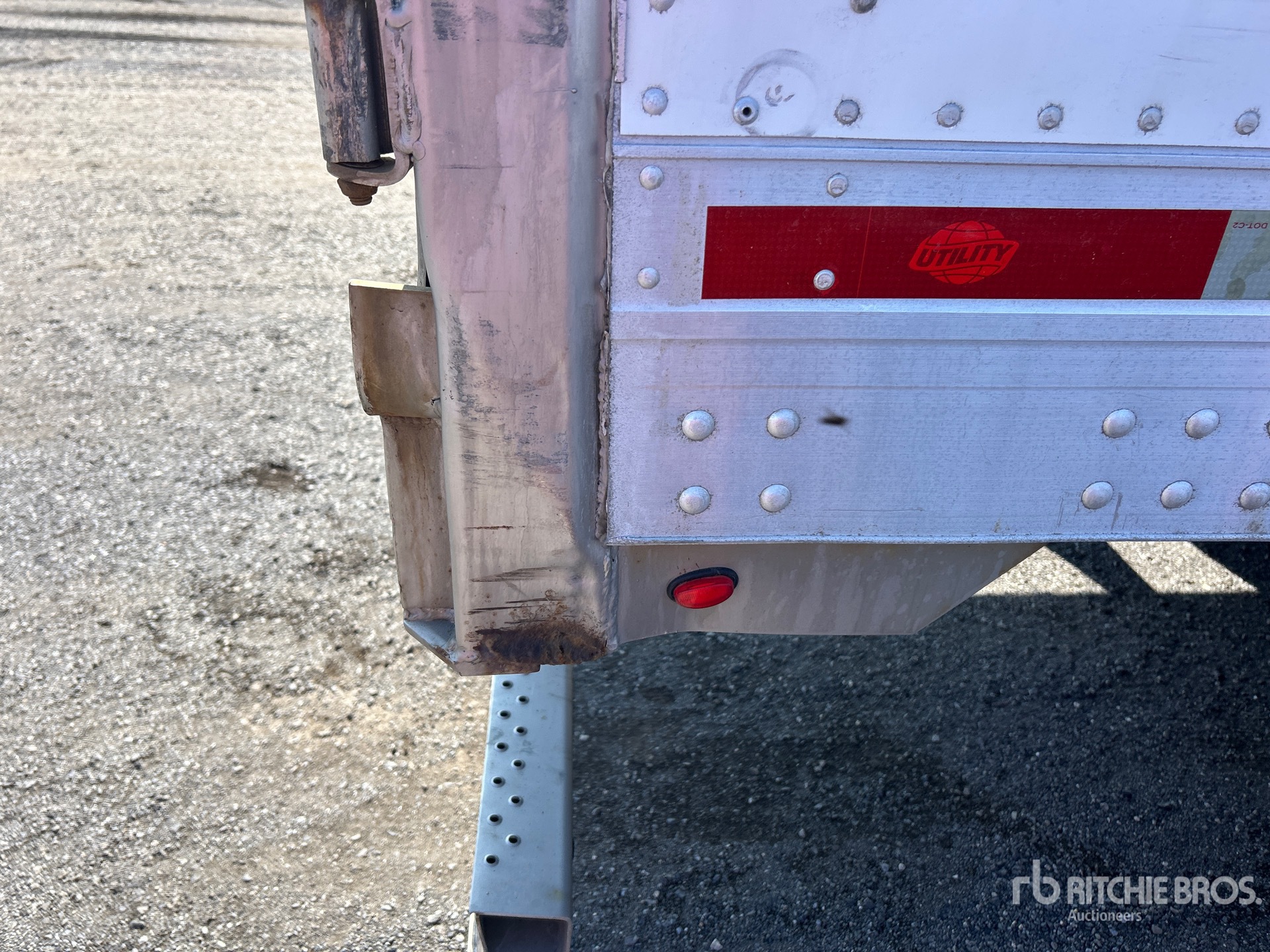 2016 Utility 4000DX
