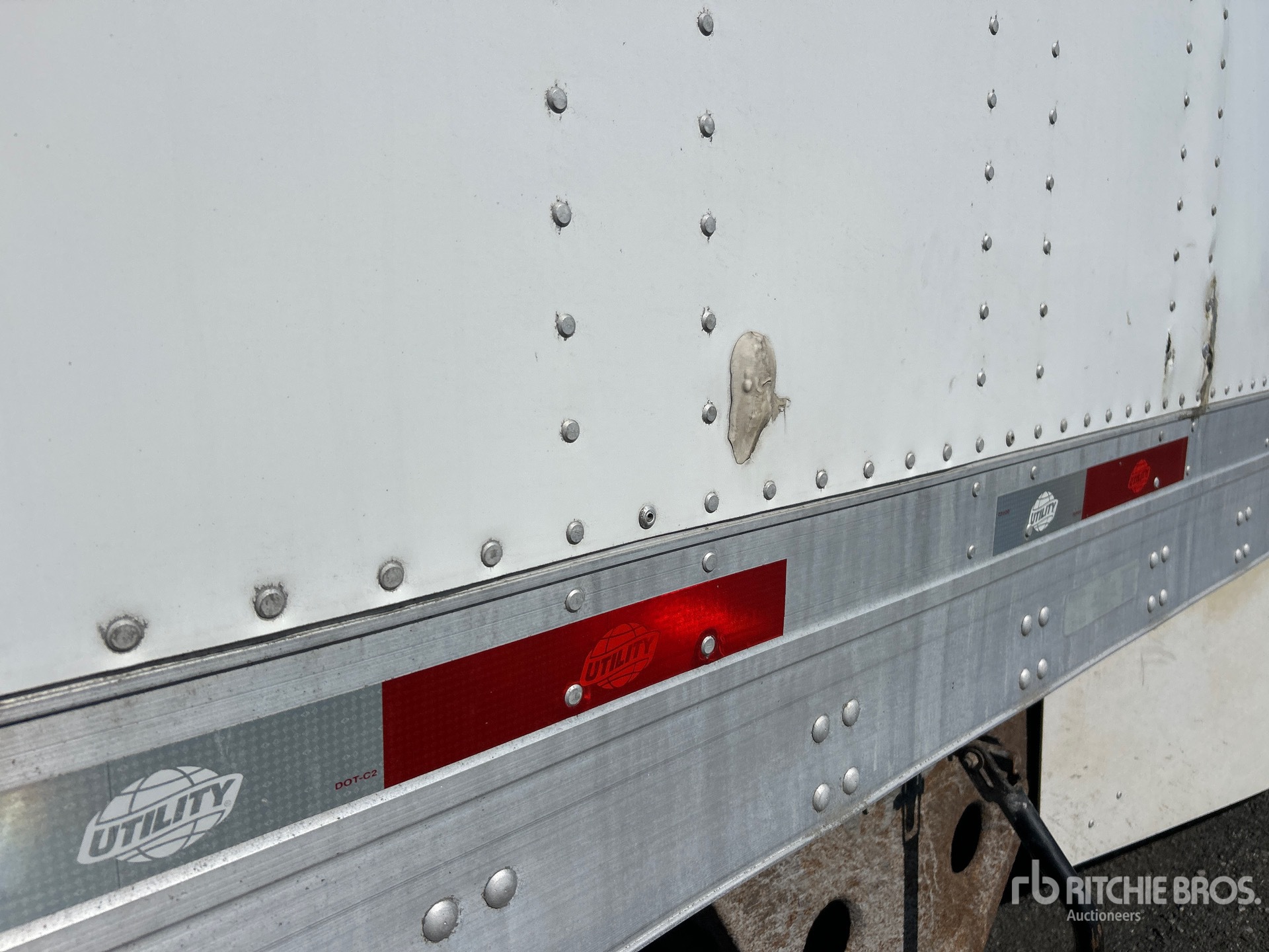 2016 Utility 4000DX