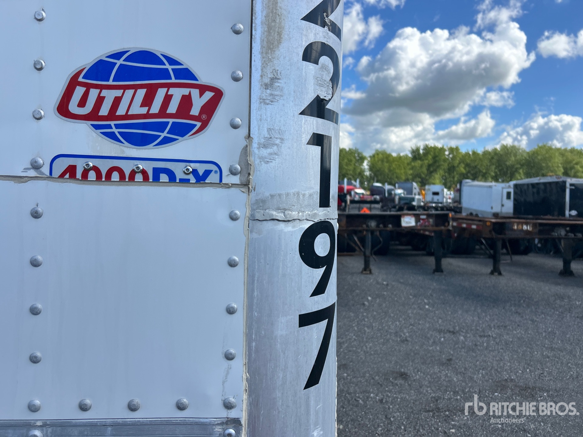 2015 Utility 53 FT T/A