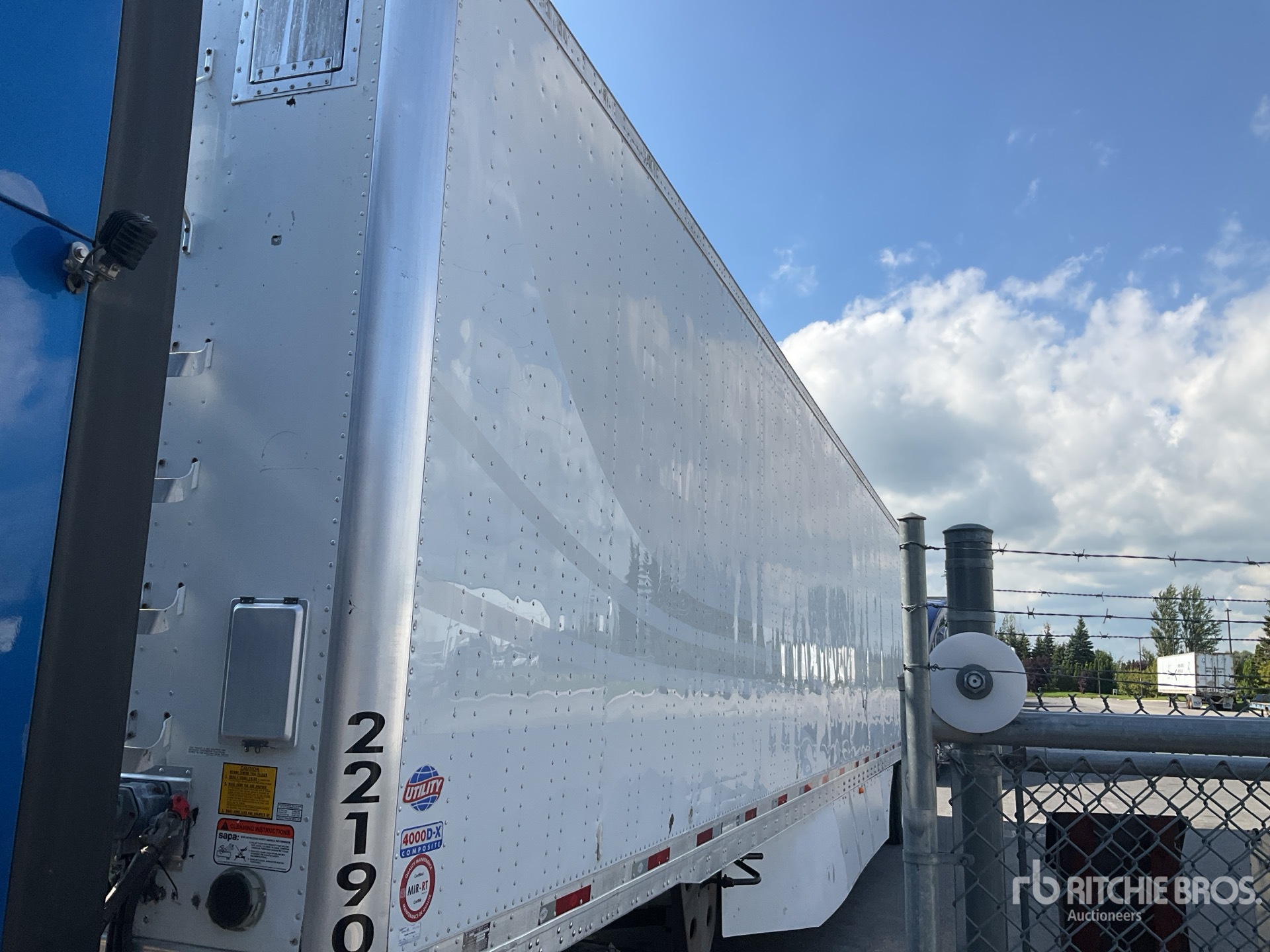 2015 Utility 53 FT T/A