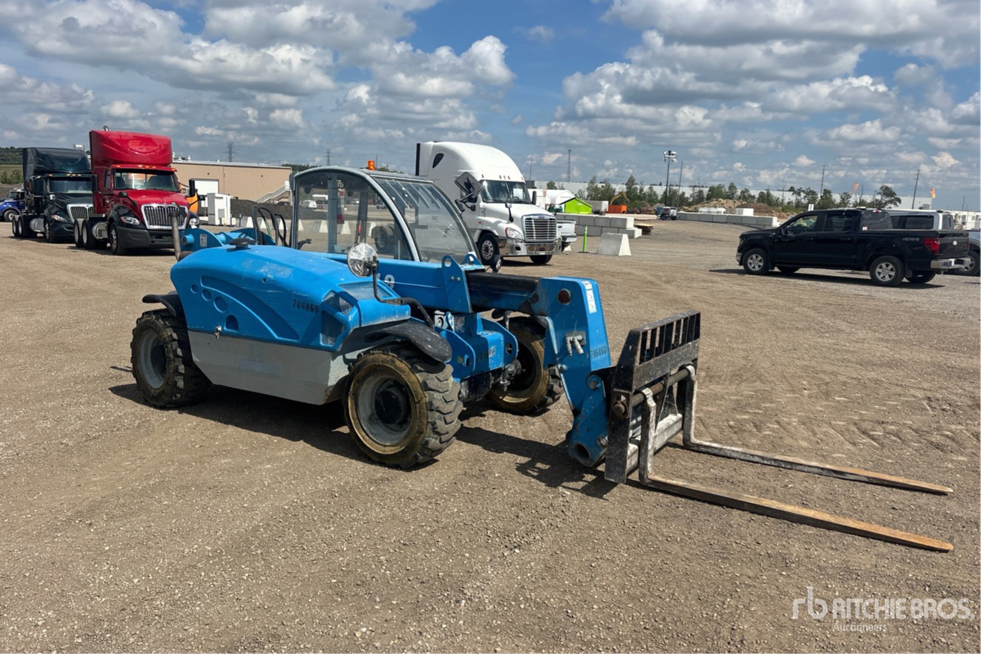 2011 Genie GTH-5519