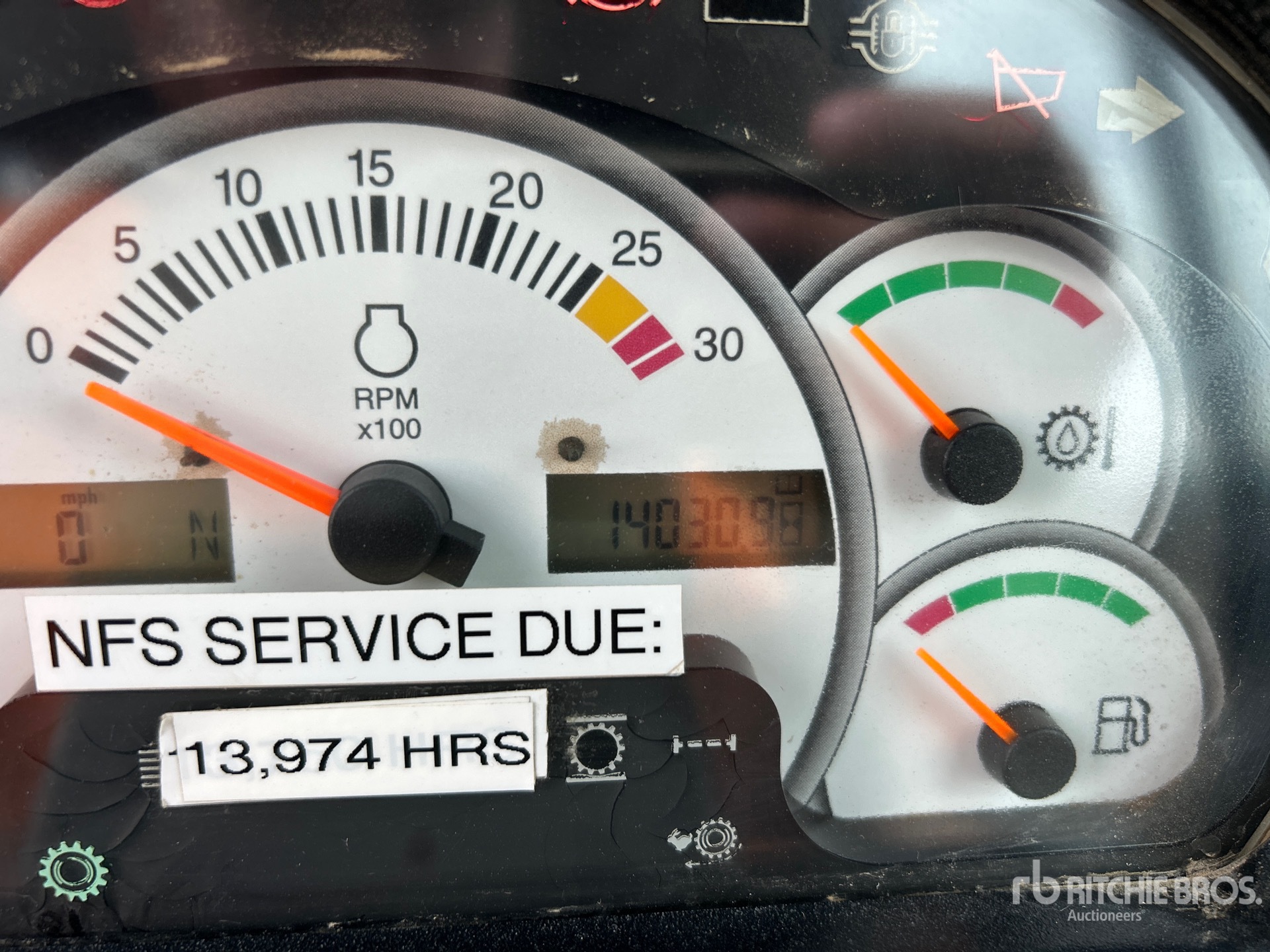 2005 Caterpillar 725