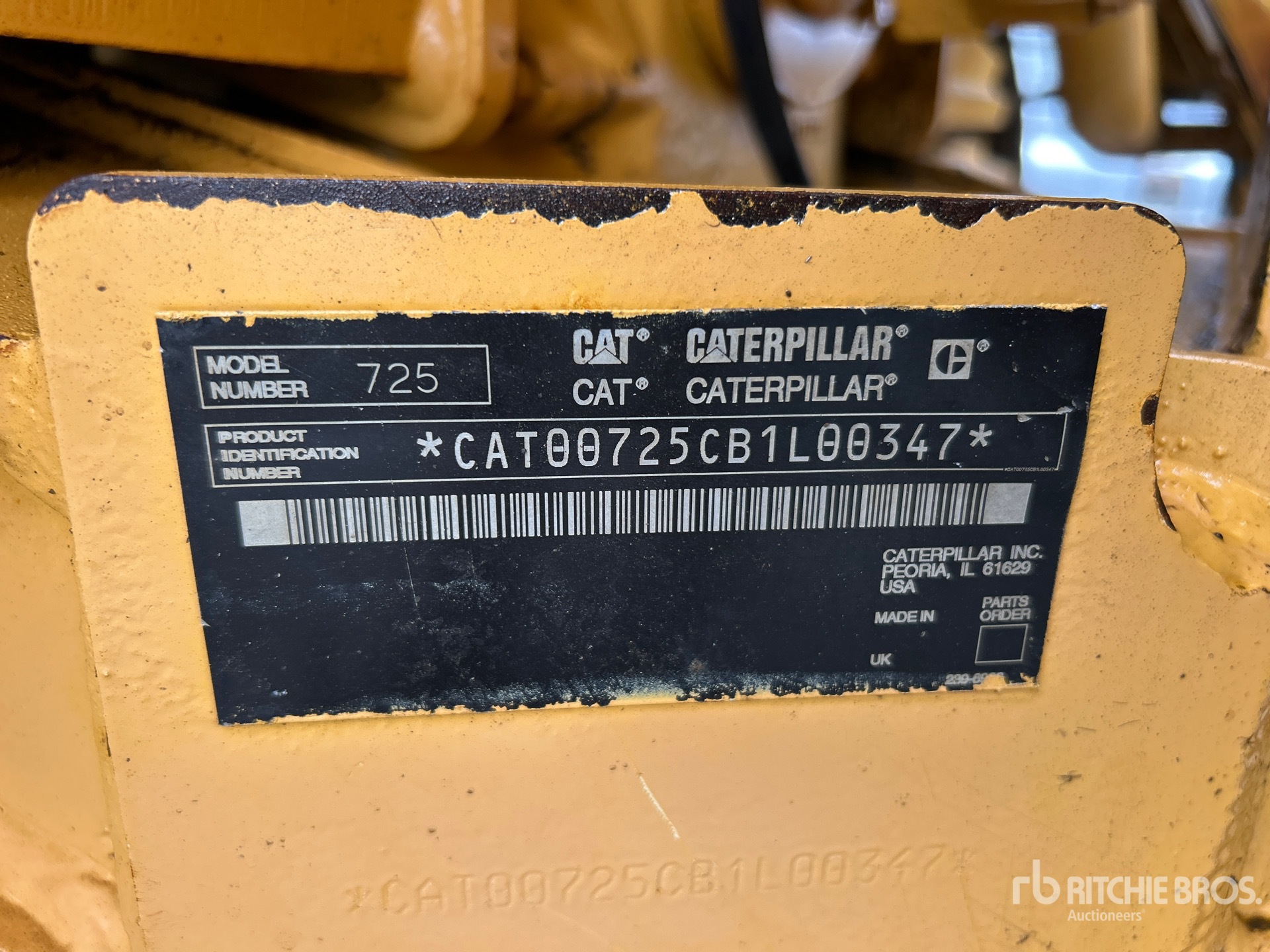 2005 Caterpillar 725