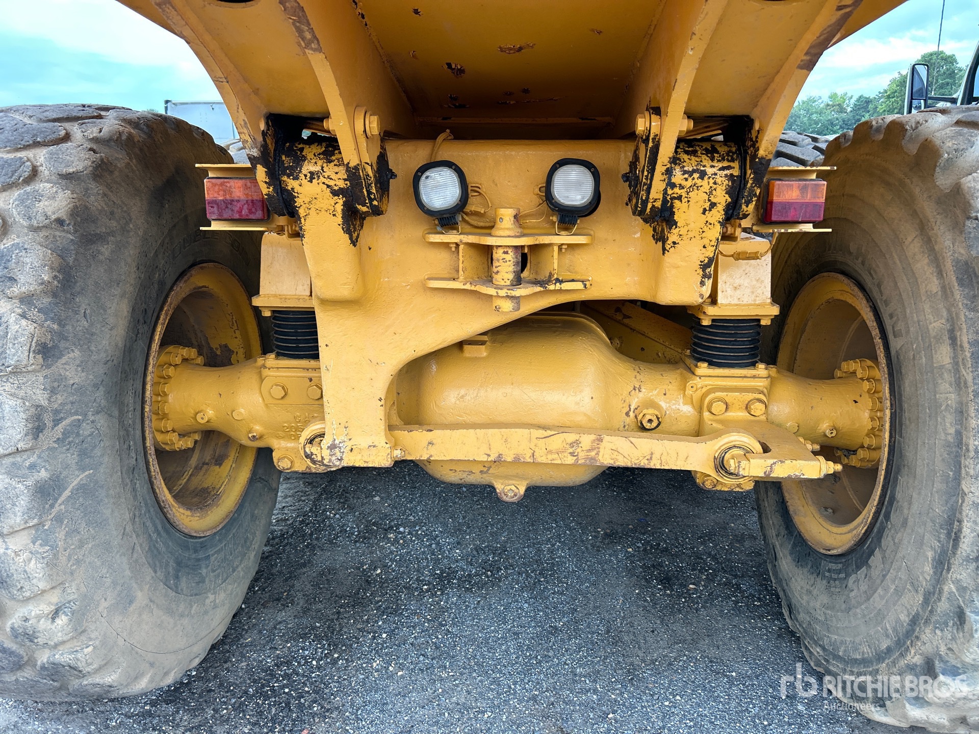 2005 Caterpillar 725