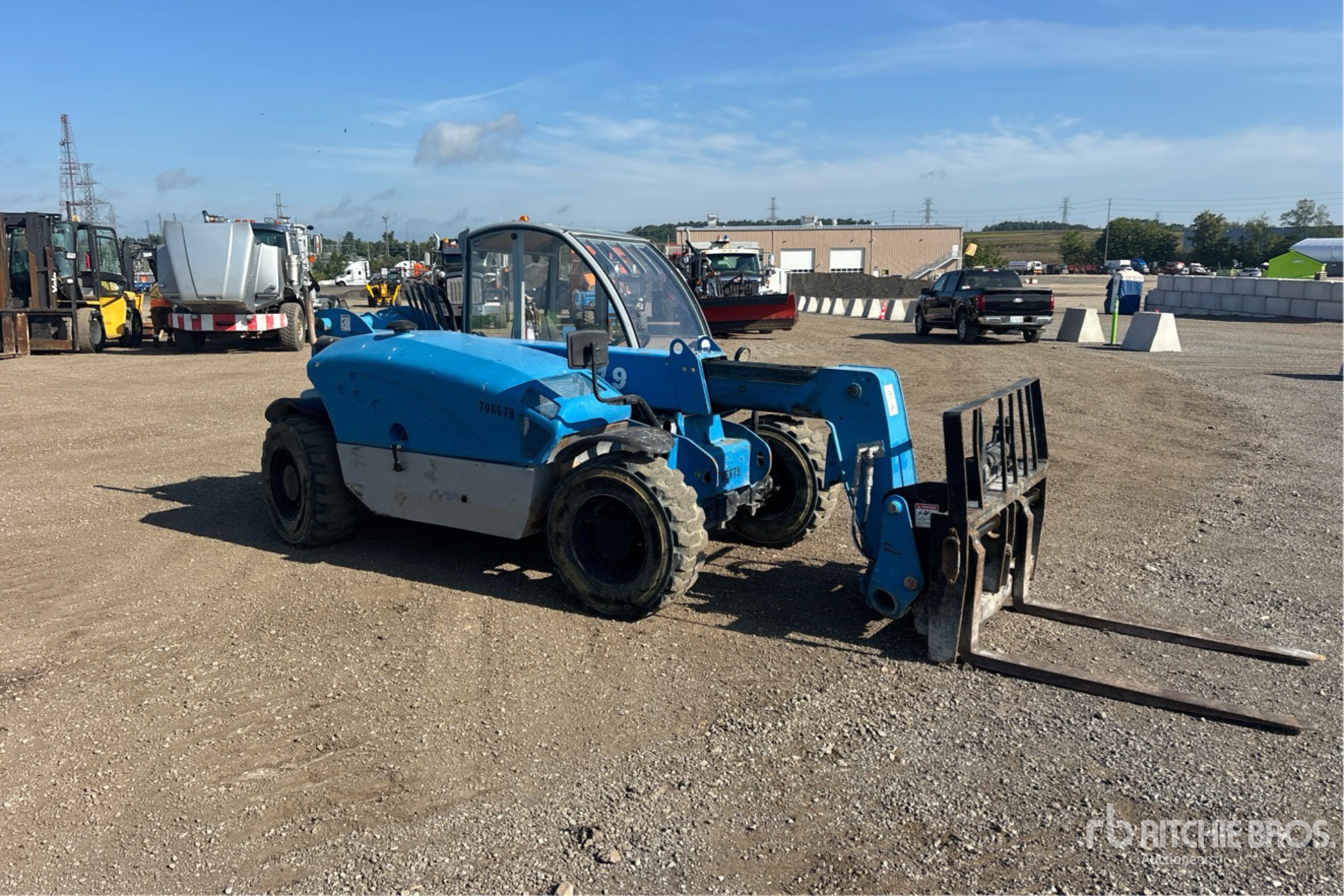 2011 Genie GTH-5519