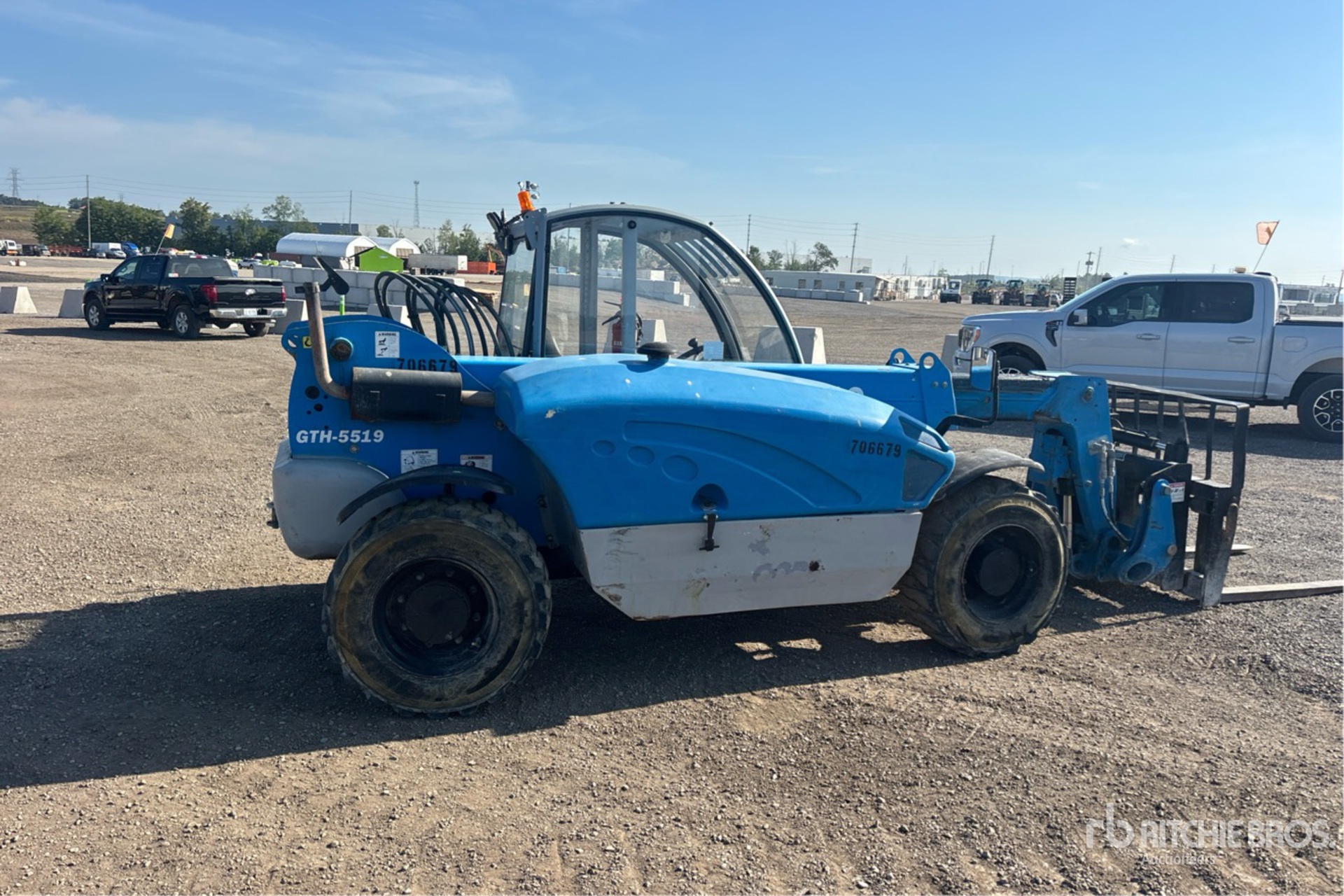 2011 Genie GTH-5519
