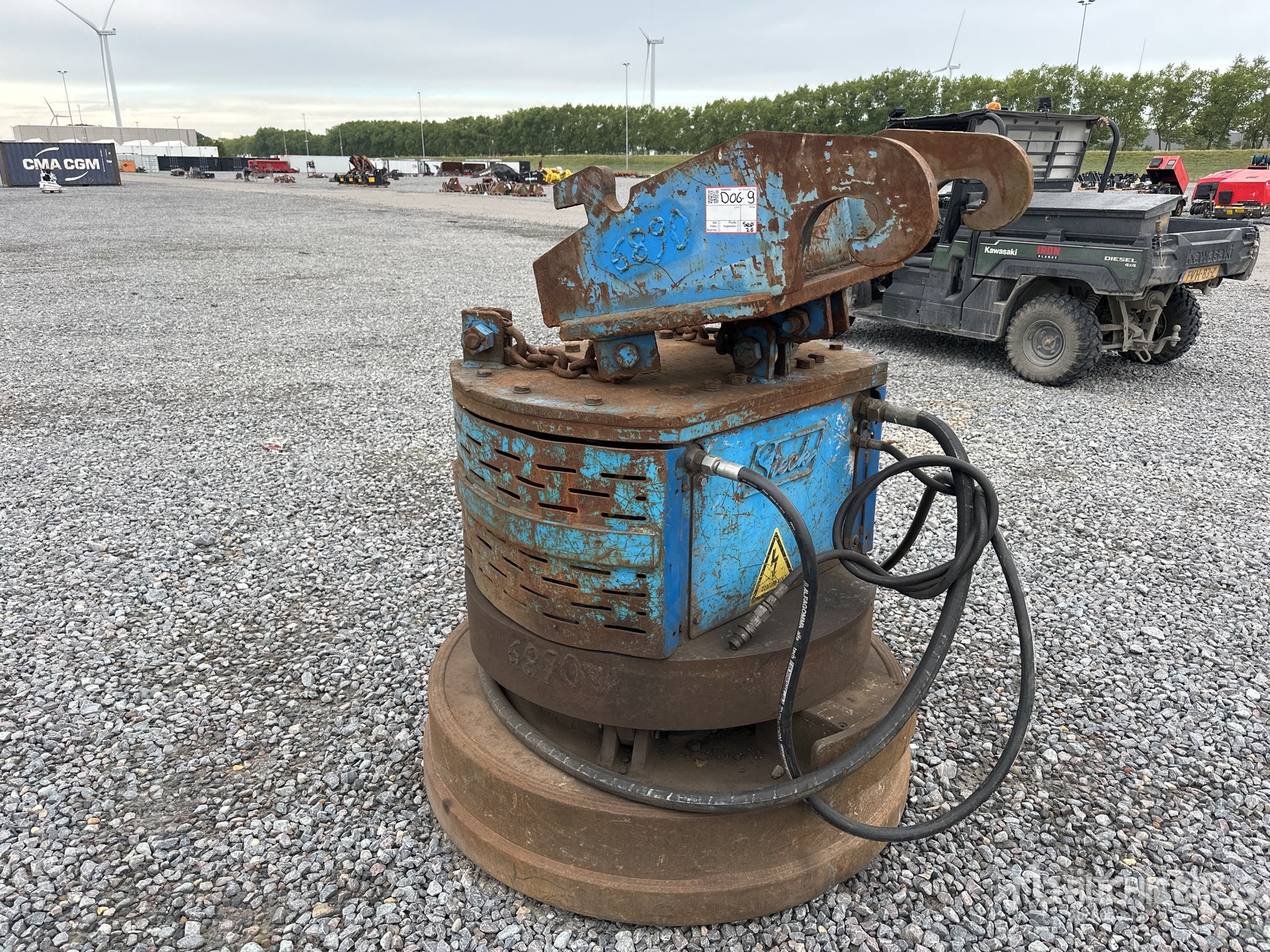 General Appearance with Picture, Right Front Corner