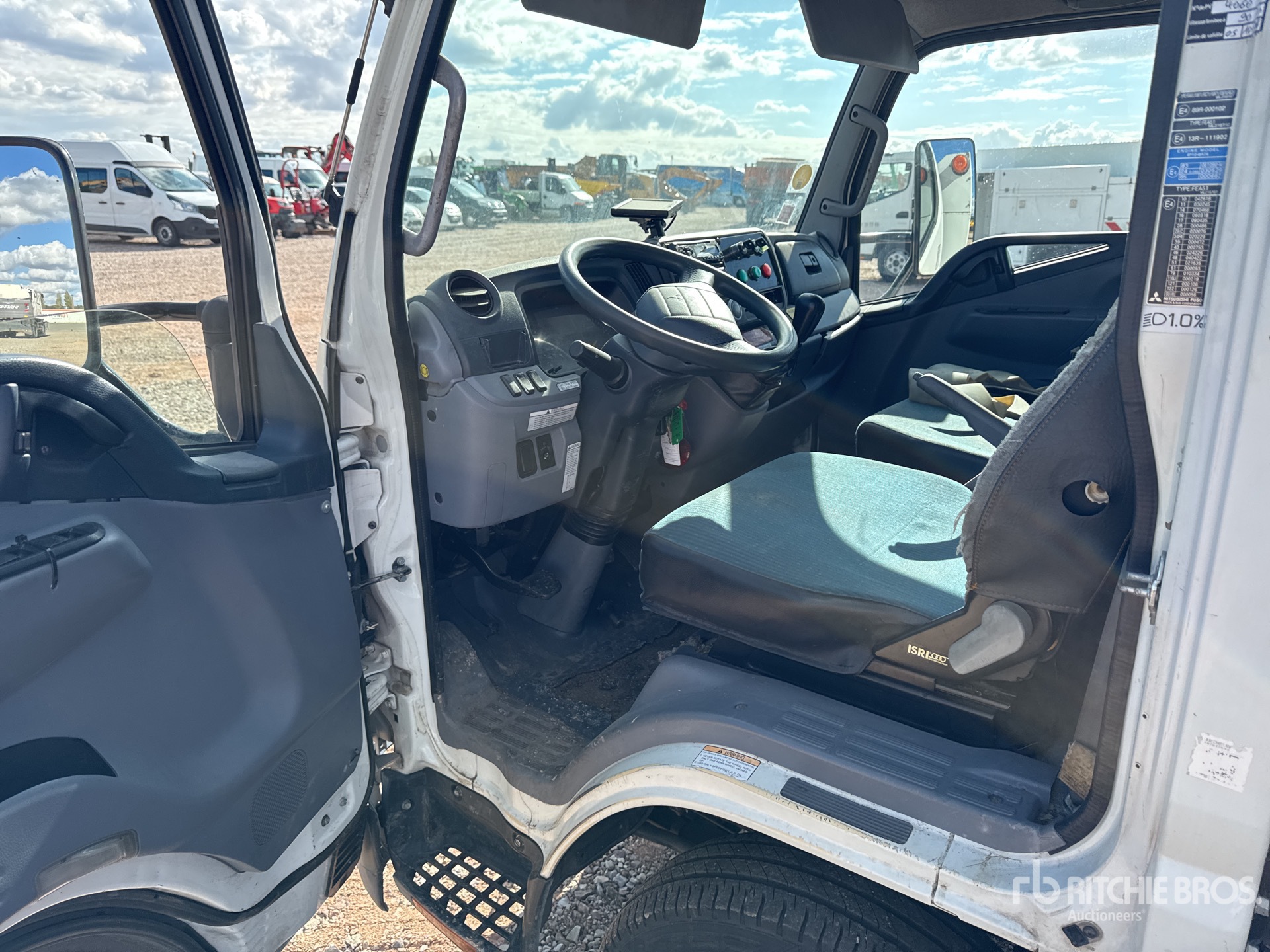 2015 Fuso CANTER 6S15