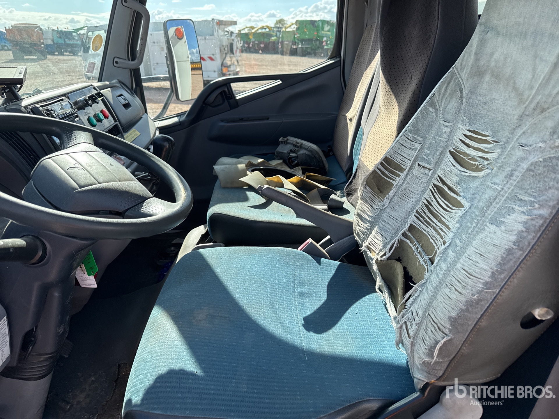 2015 Fuso CANTER 6S15