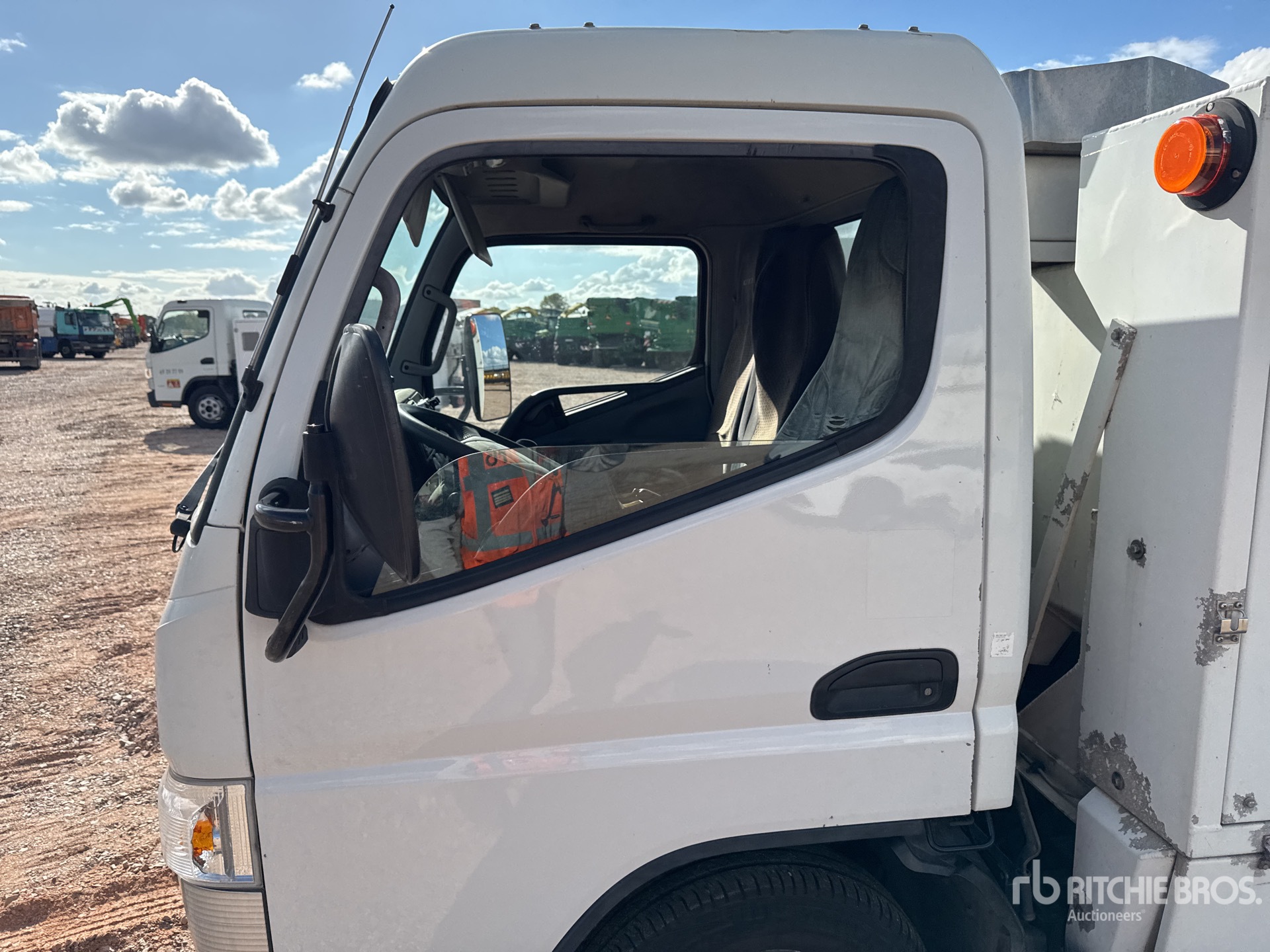 2015 Fuso CANTER 6S15