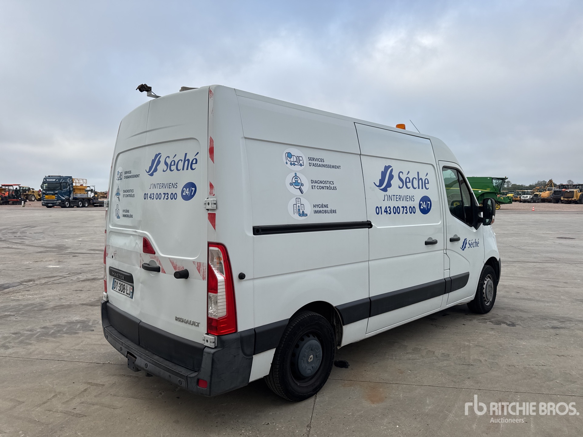 2015 Renault MASTER DCI135