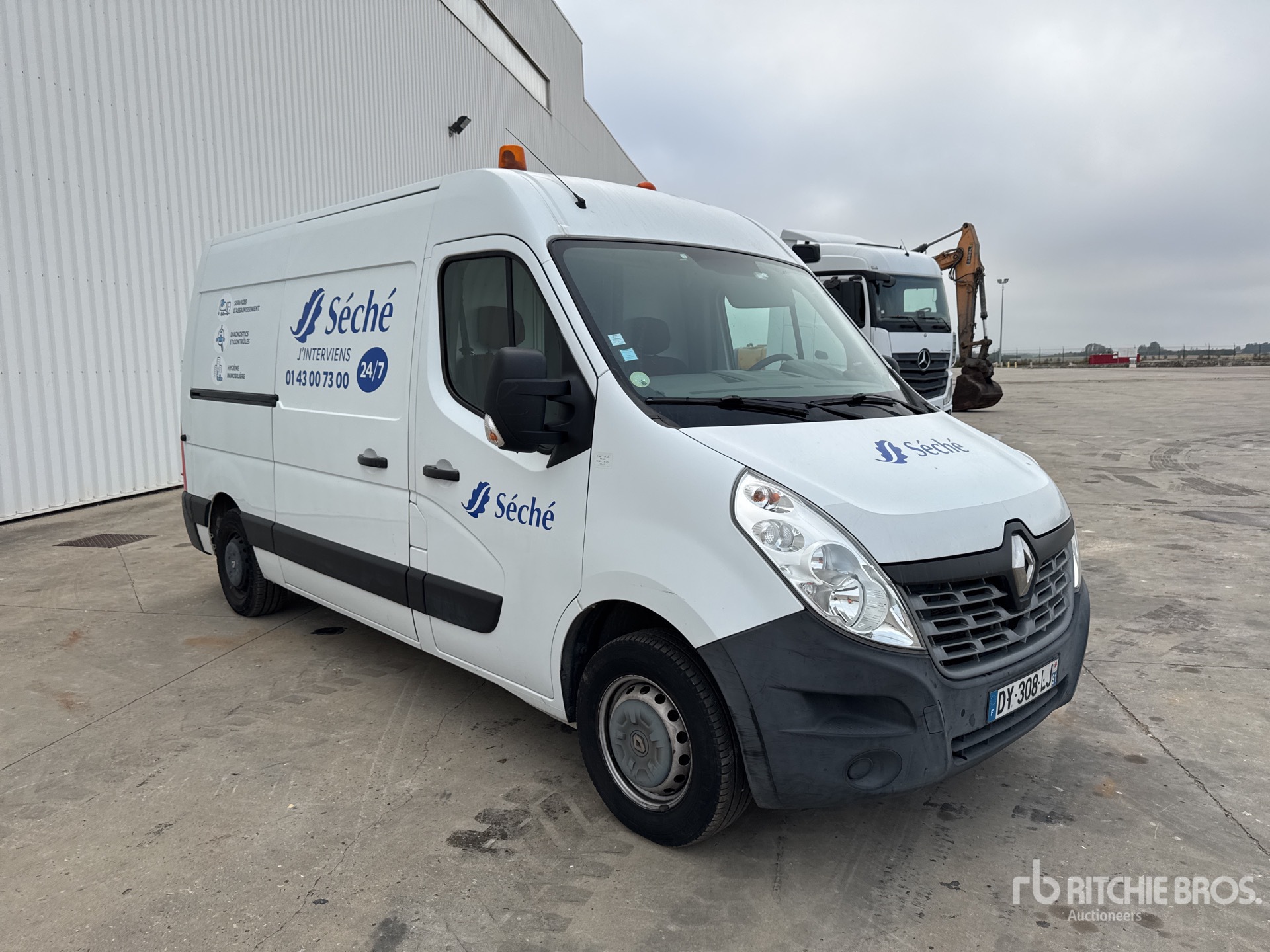 2015 Renault MASTER DCI135