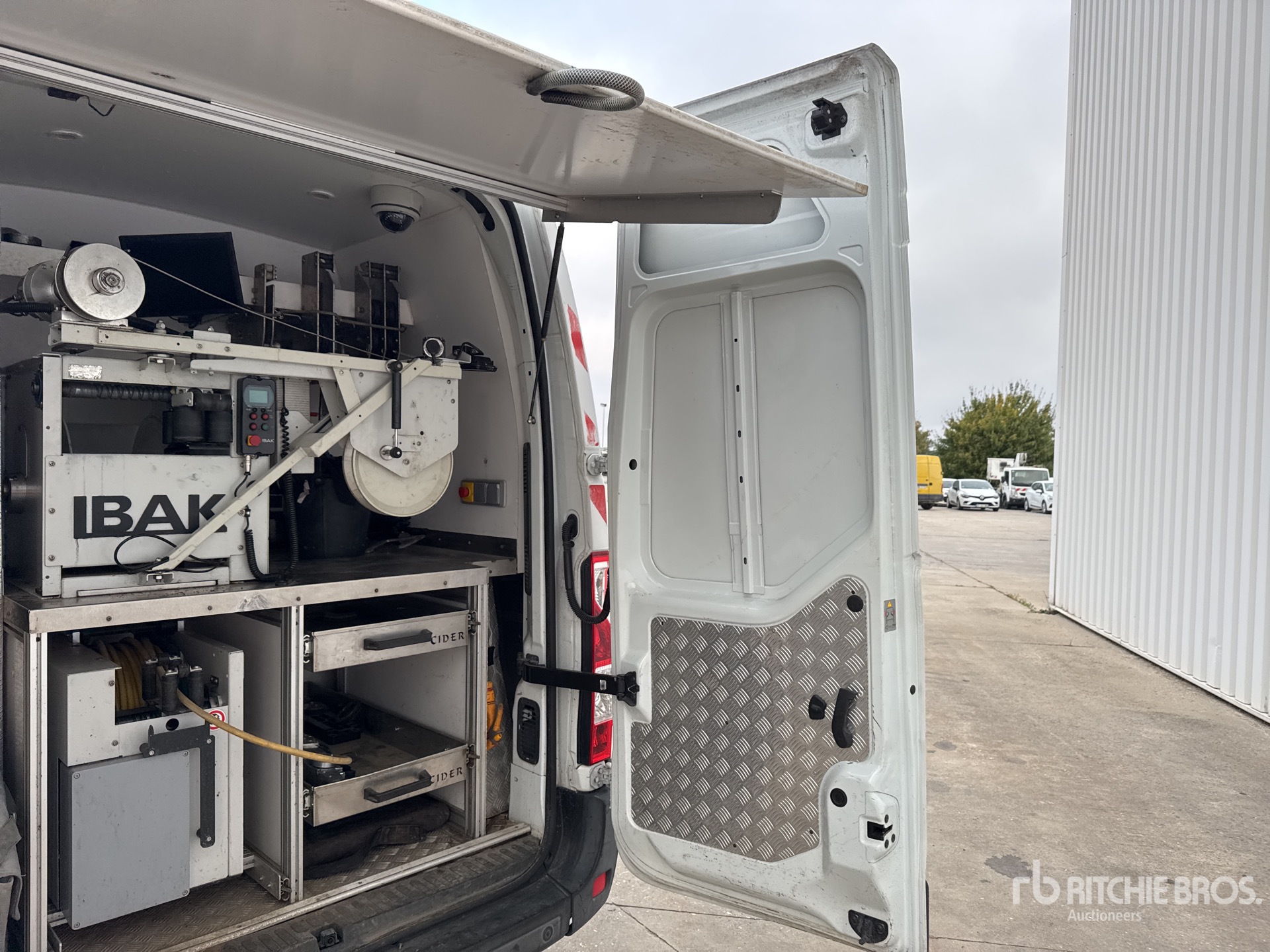 2015 Renault MASTER DCI135