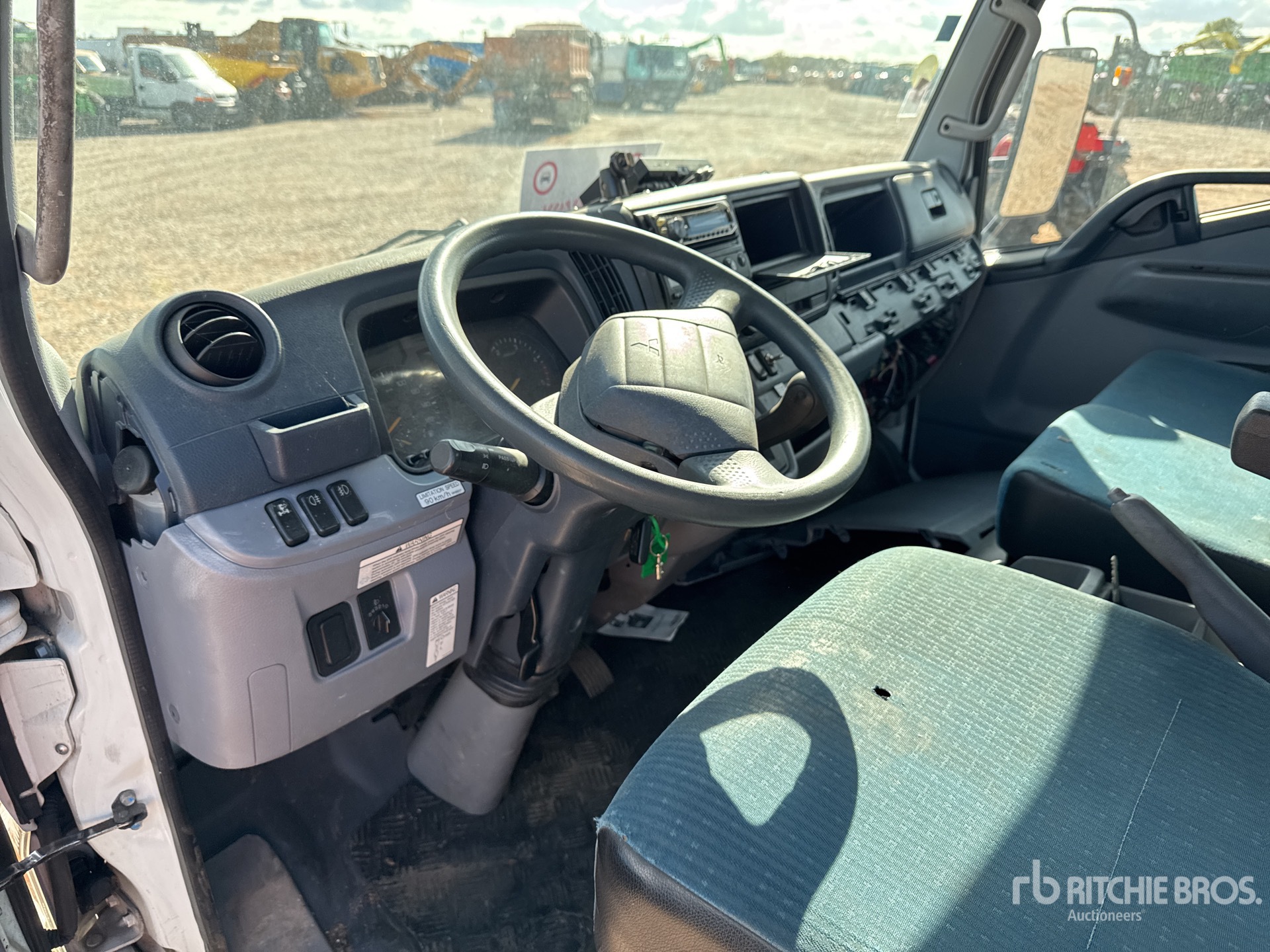 2015 Fuso CANTER 7C15
