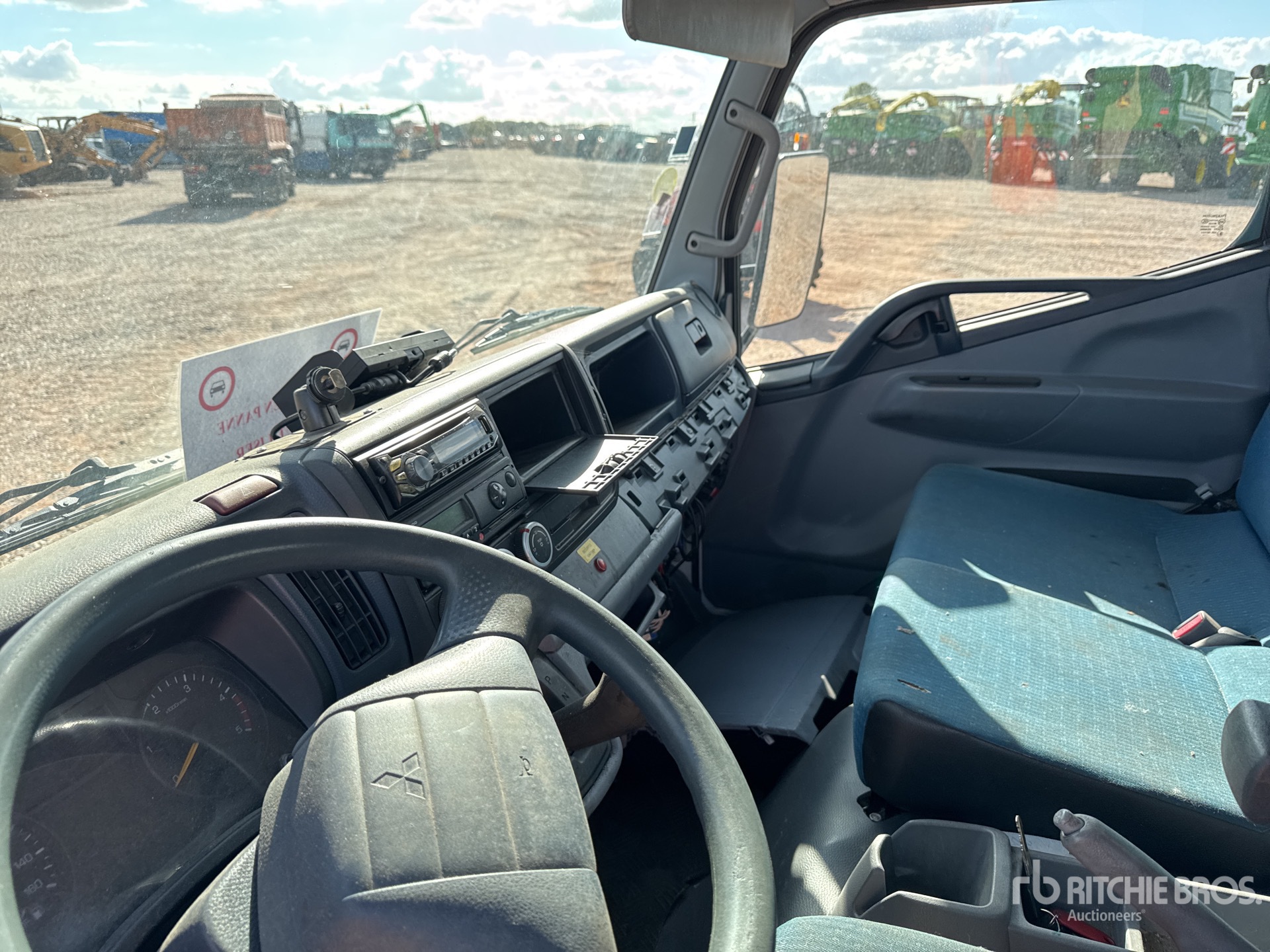 2015 Fuso CANTER 7C15