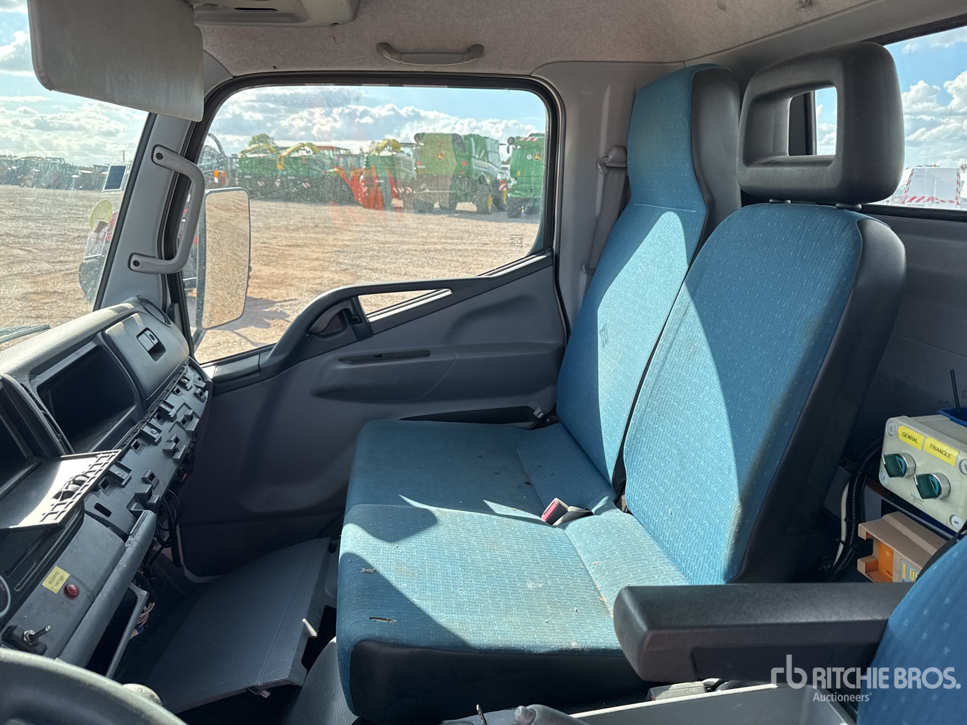 2015 Fuso CANTER 7C15