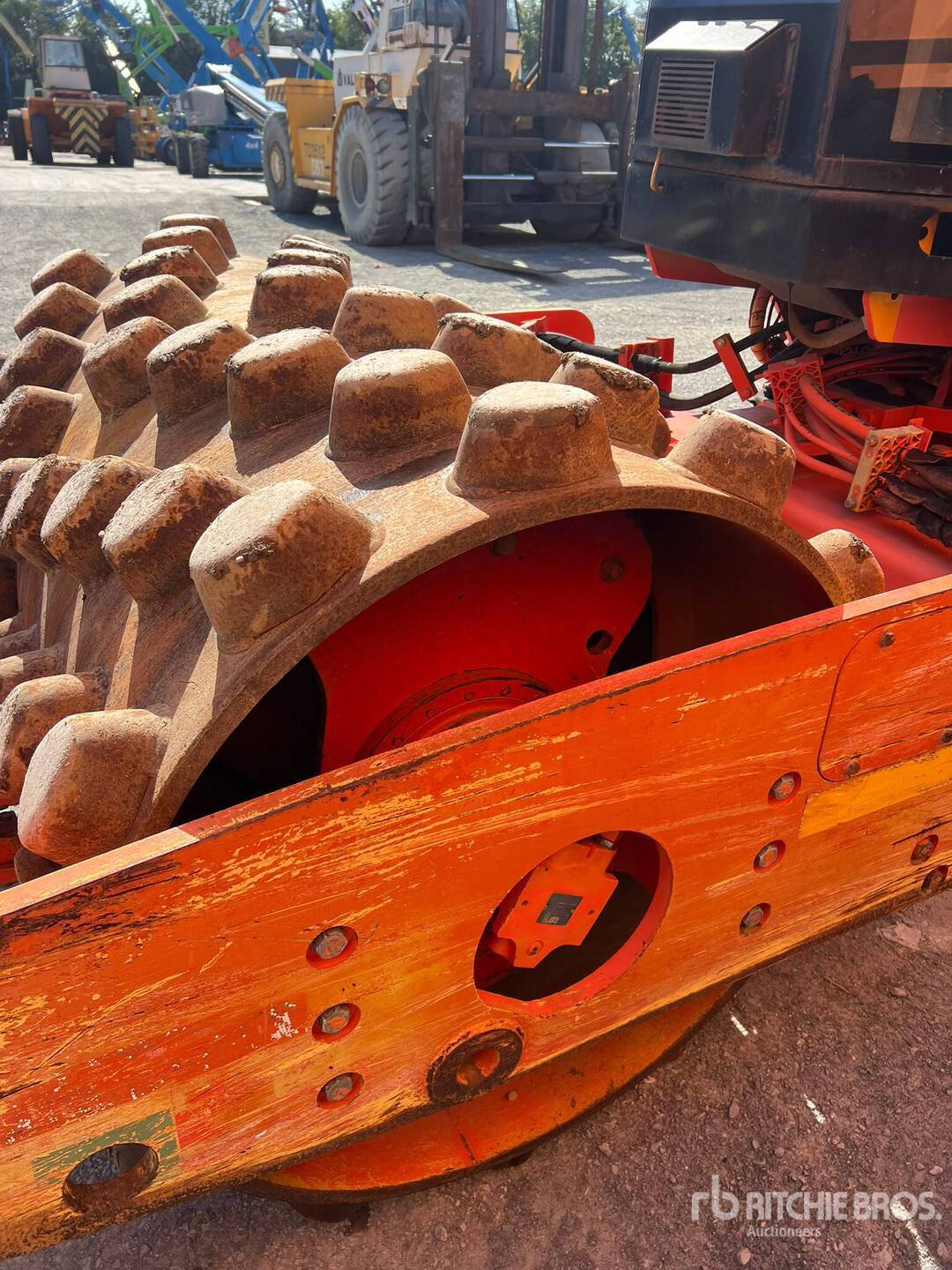 2011 Caterpillar CP44