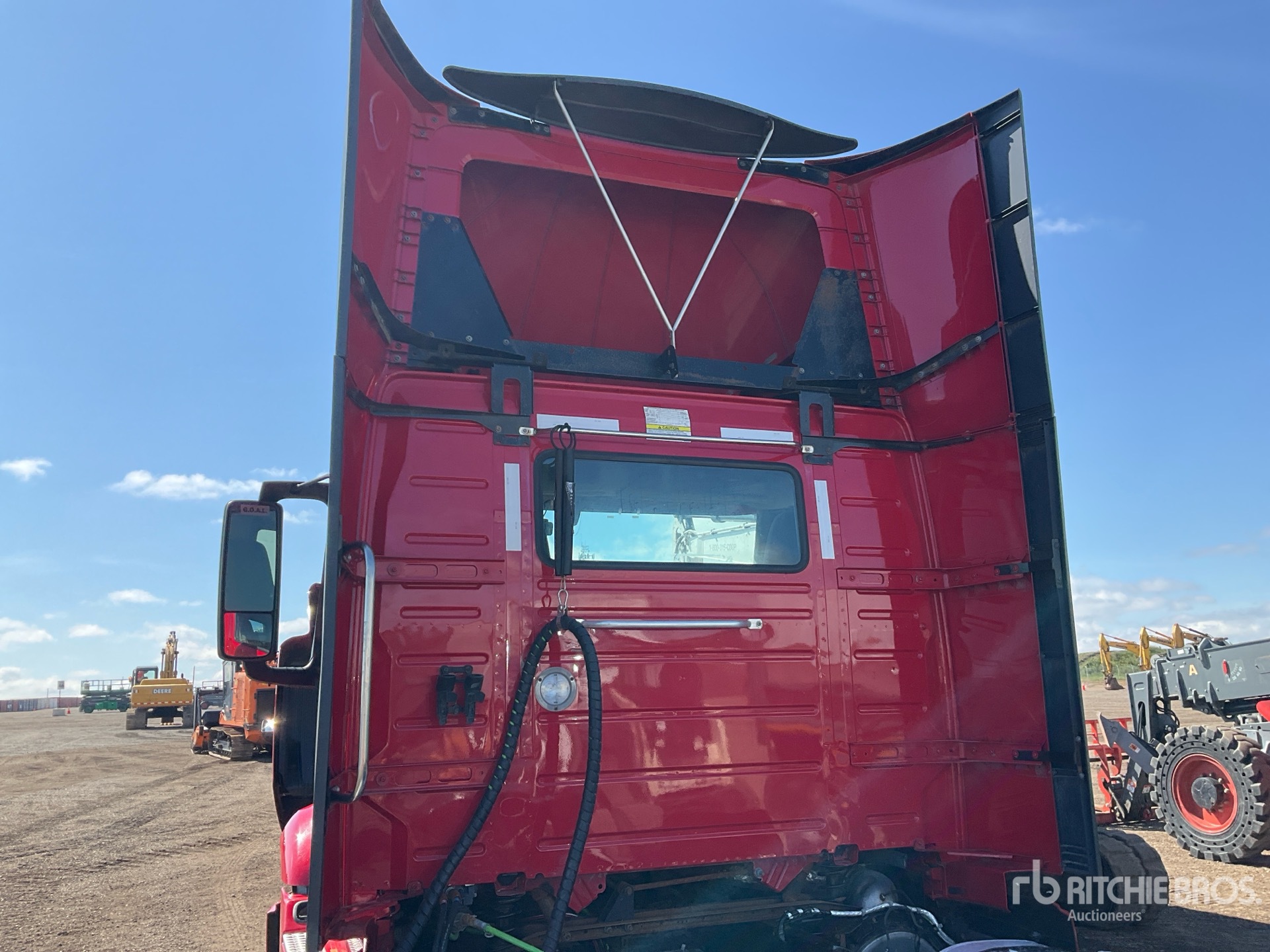 2020 Volvo VNR