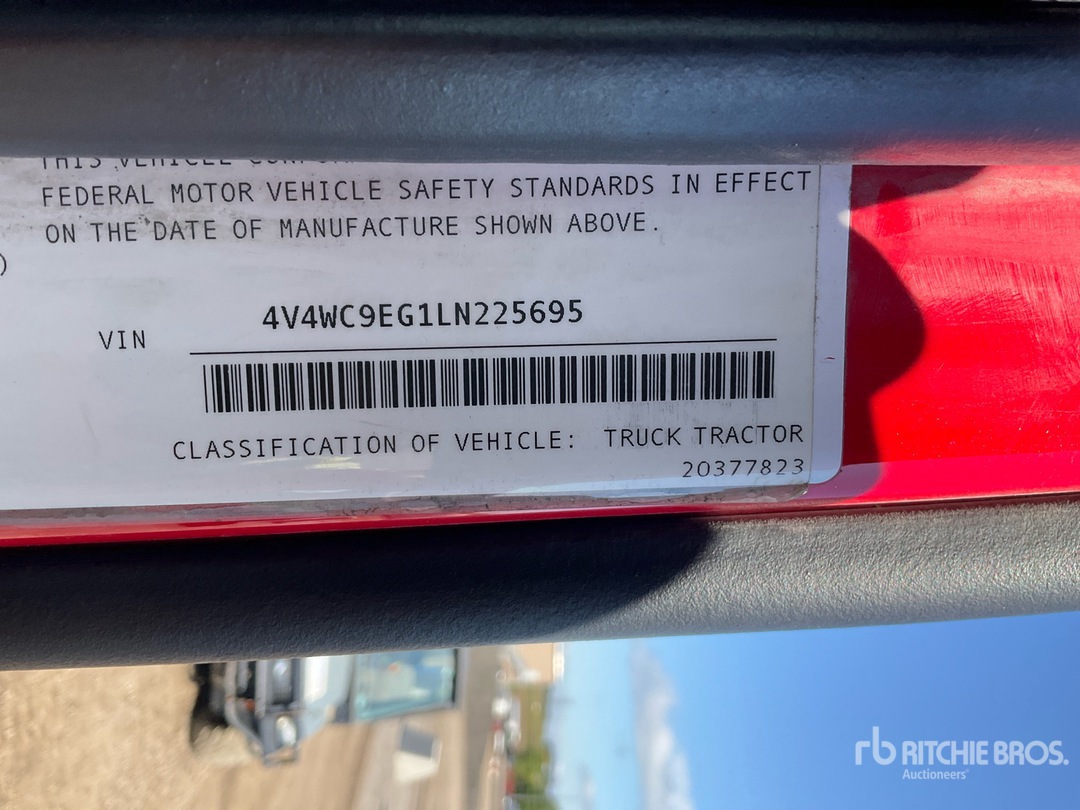 2020 Volvo VNR