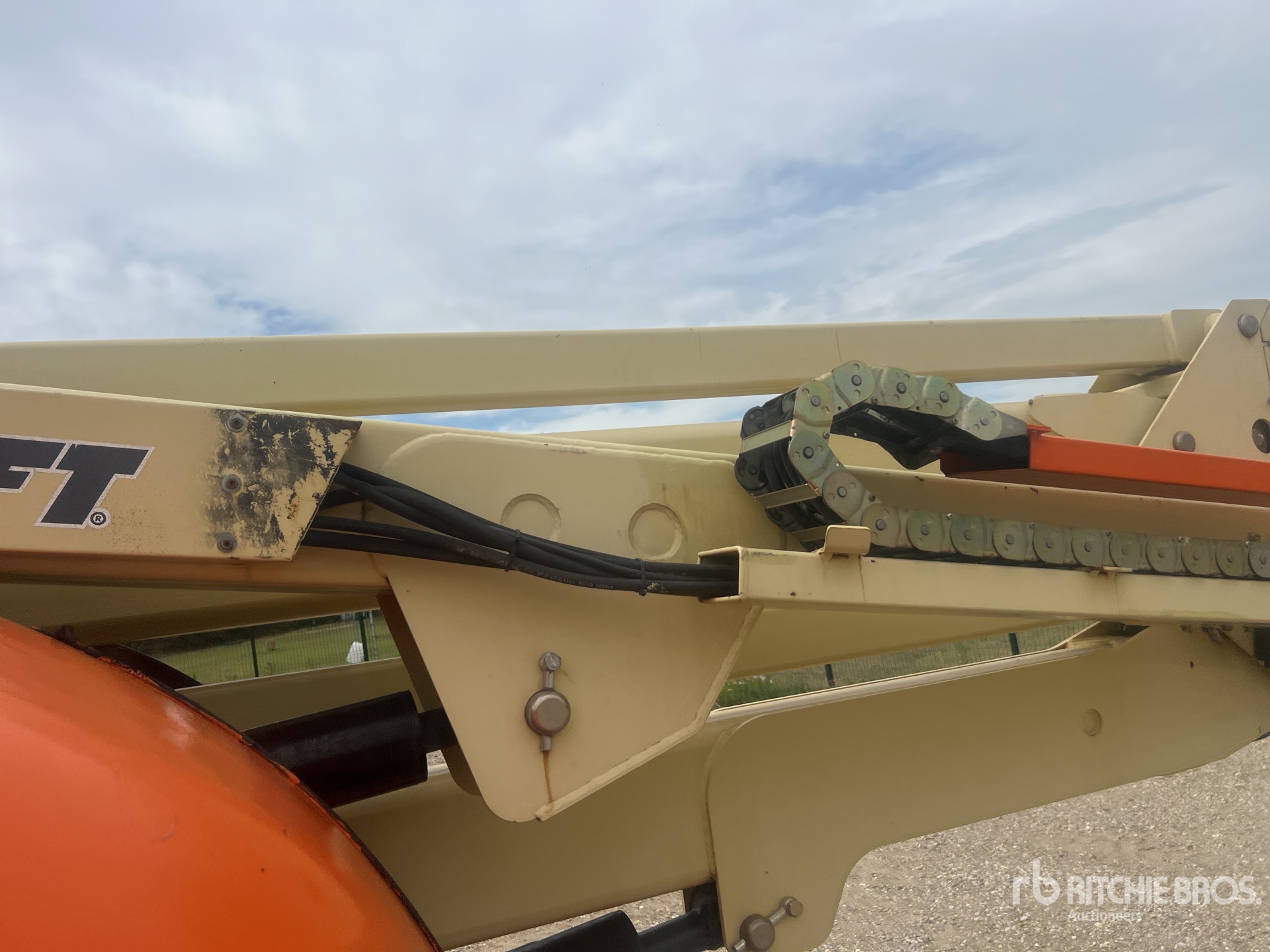 2011 JLG 450AJ SERIES II