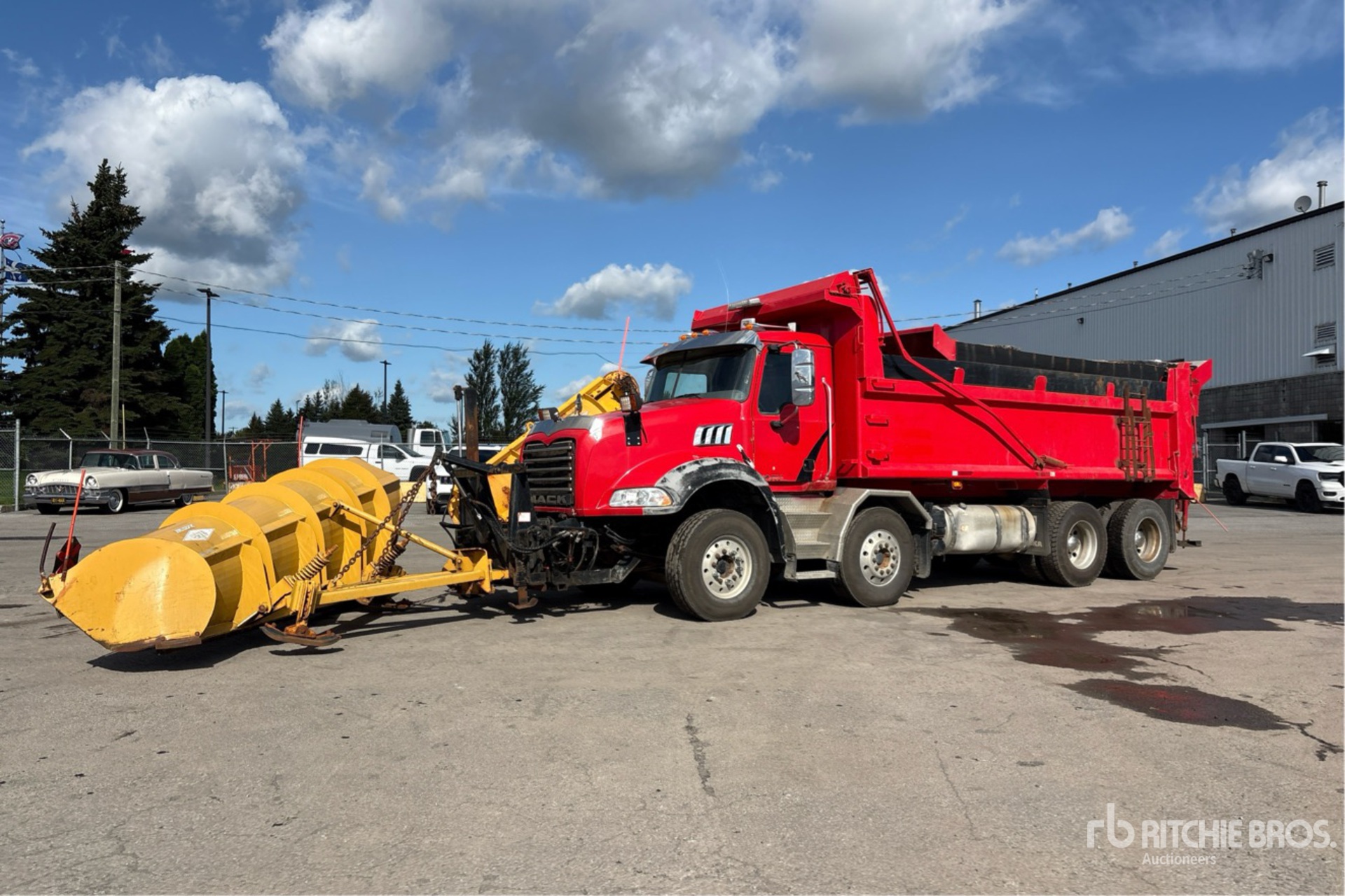 2010 Mack GU813