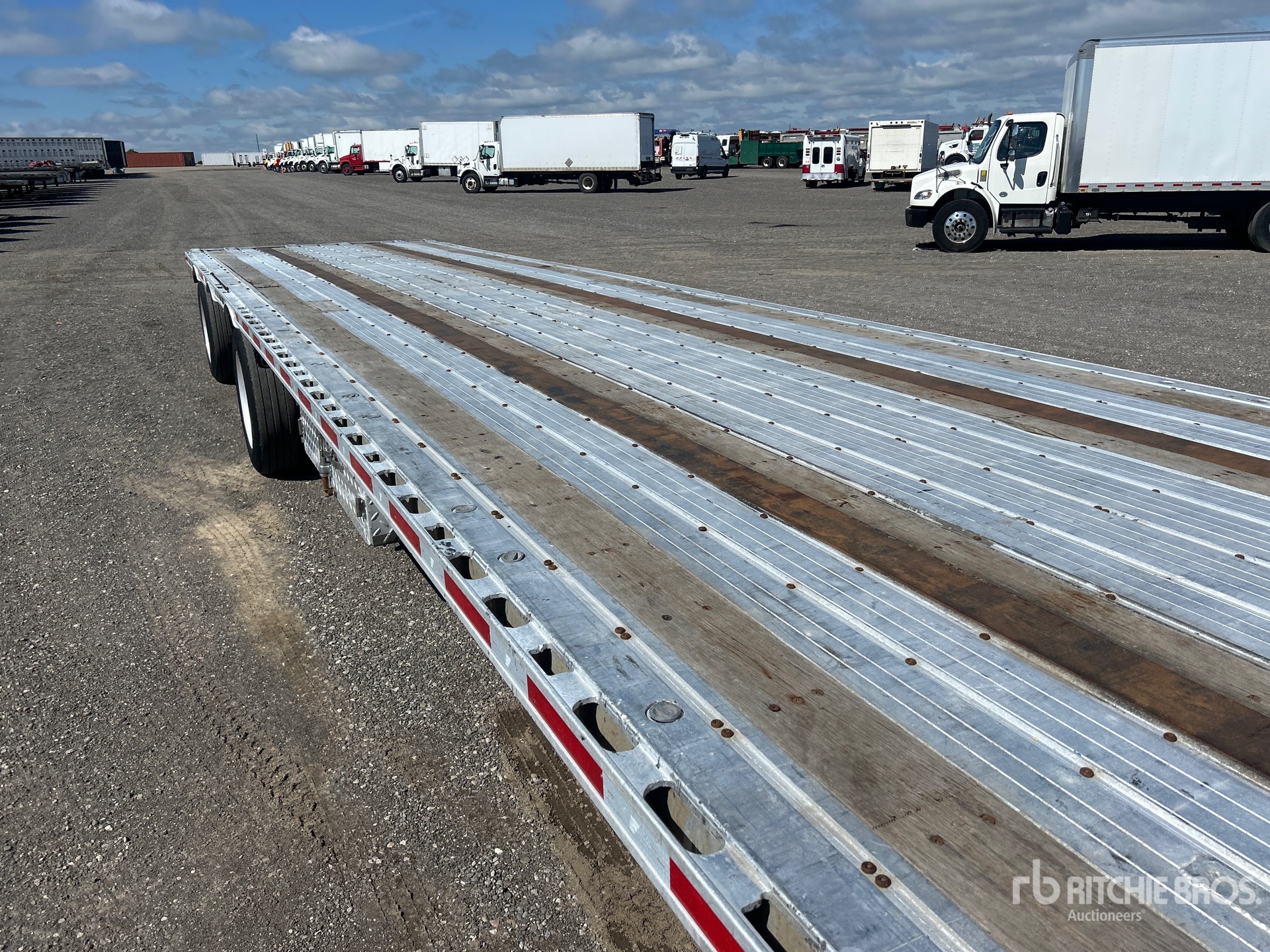 2013 Fontaine 53 ft T/A Spread Axle
