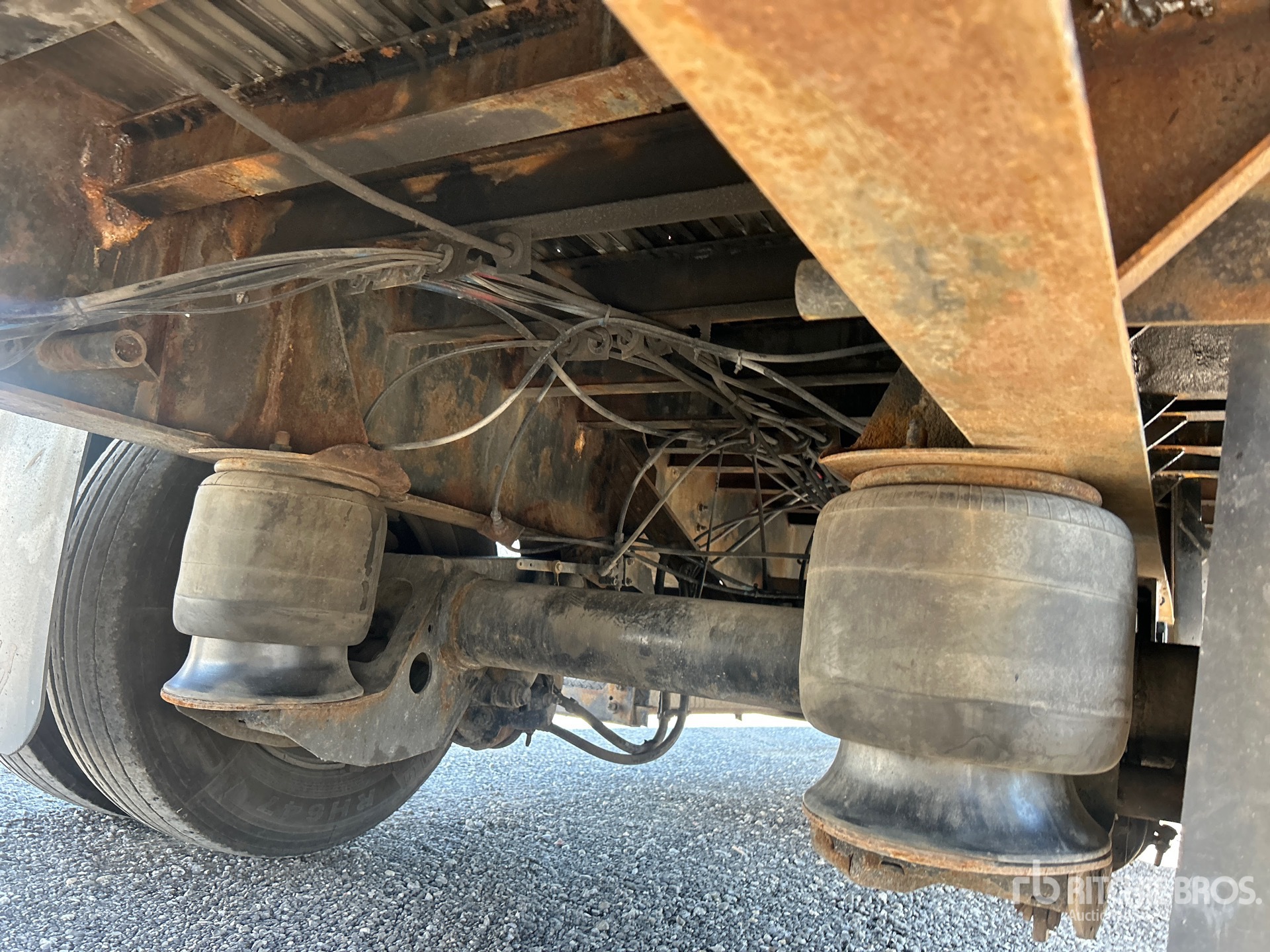 2013 Fontaine 53 ft T/A Spread Axle