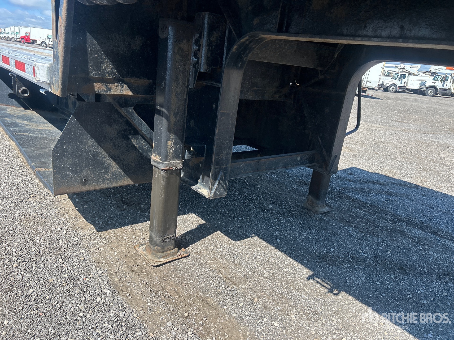 2013 Fontaine 53 ft T/A Spread Axle