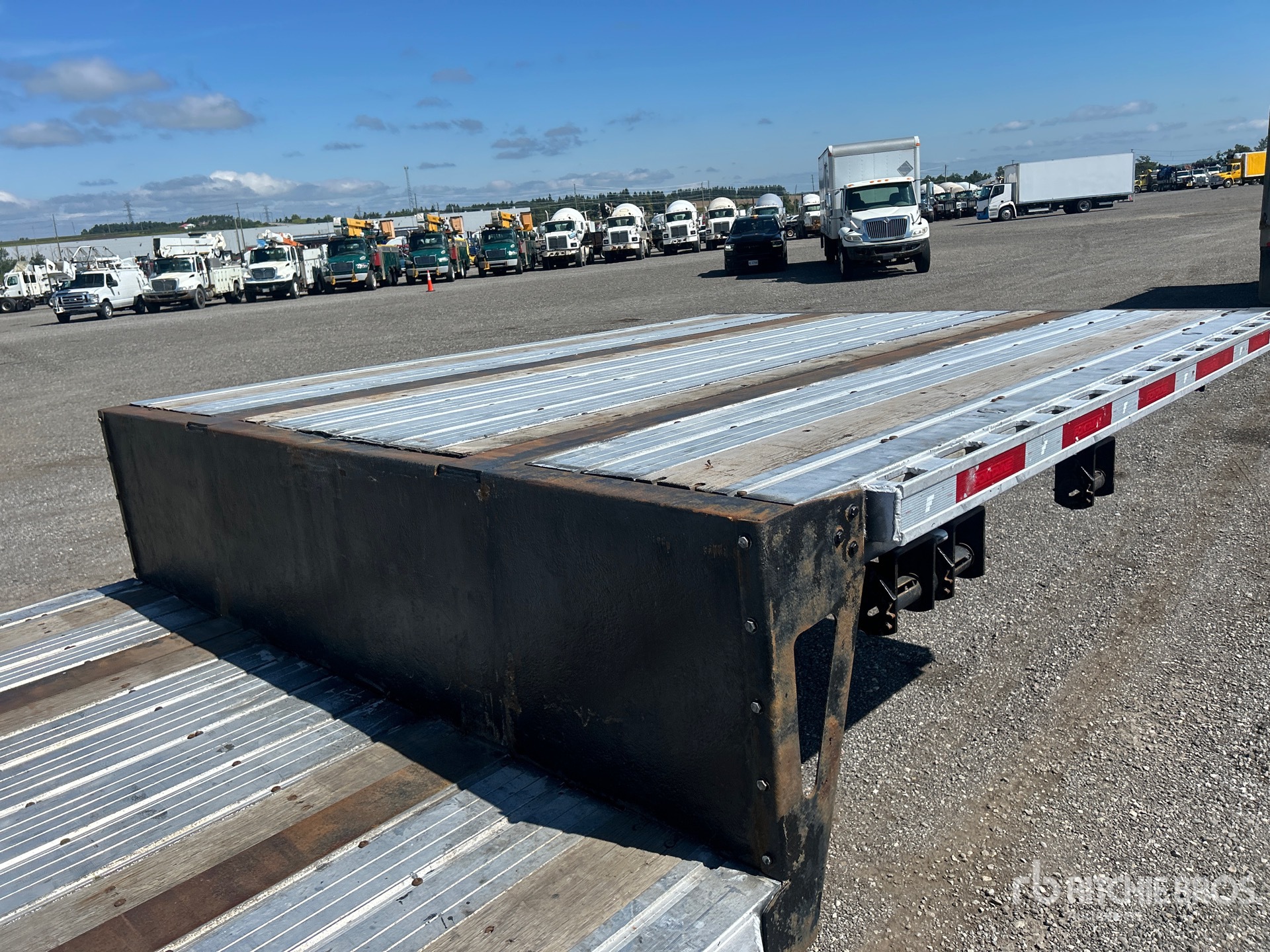 2013 Fontaine 53 ft T/A Spread Axle