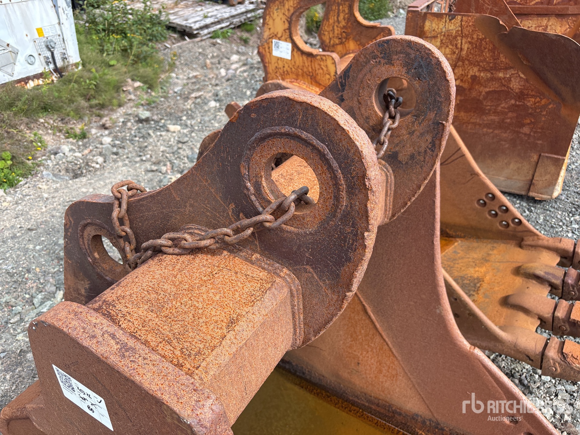 Hensley 38 IN DIGGING