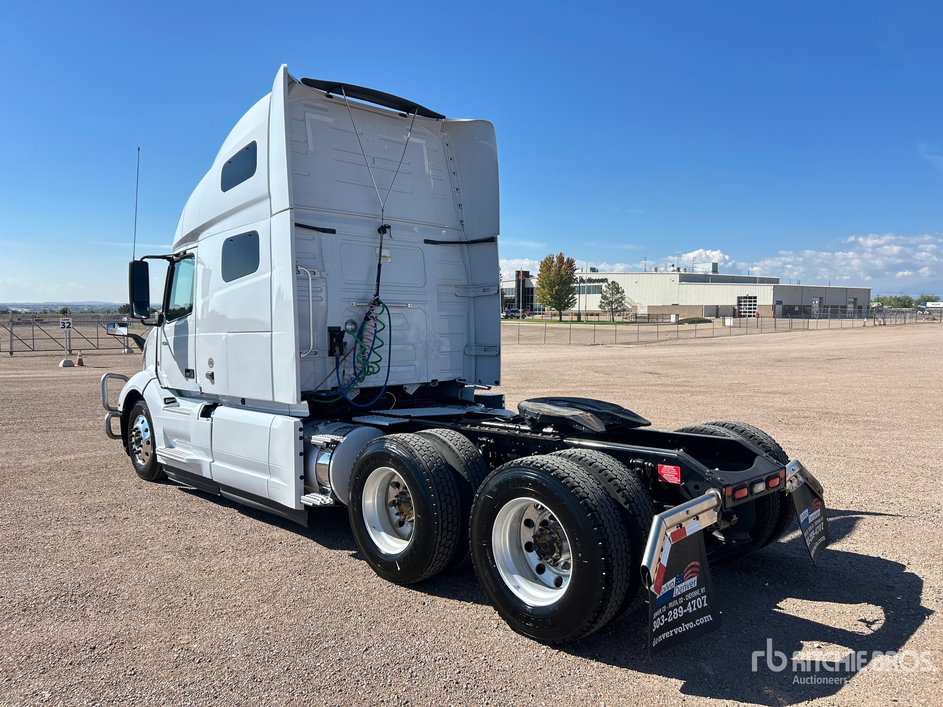 2022 Volvo VNL760