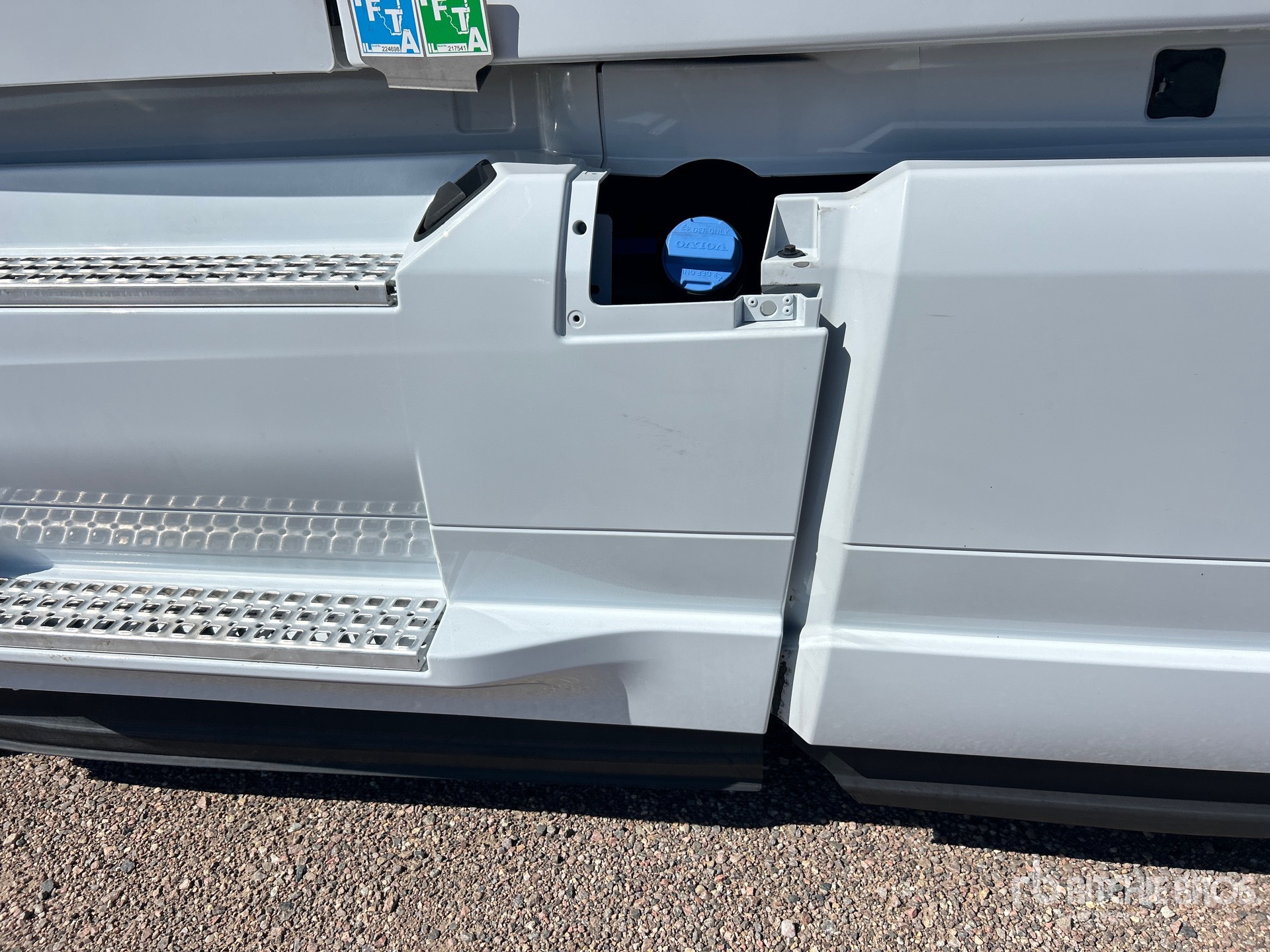 2022 Volvo VNL760