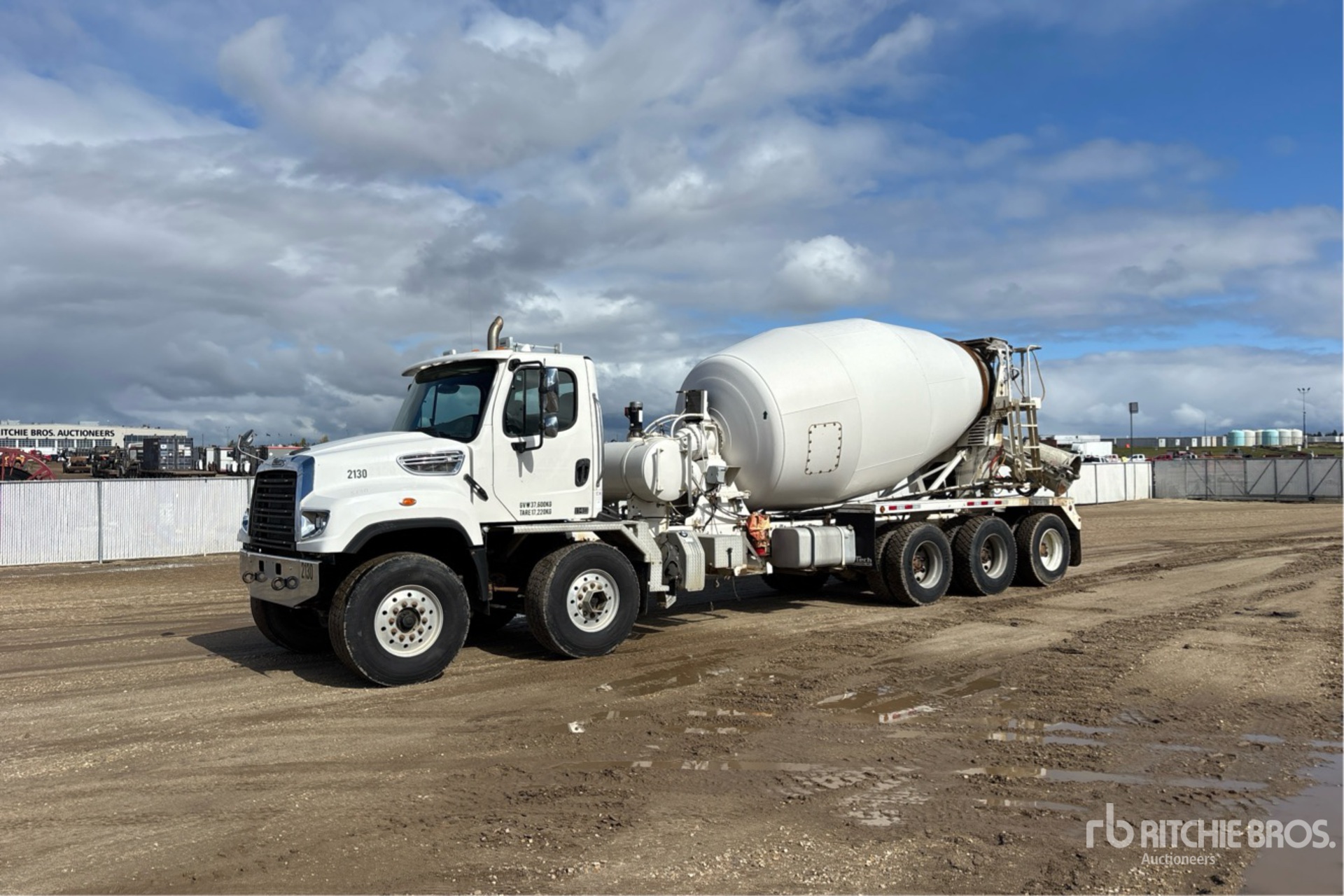 2012 Freightliner 114 SD