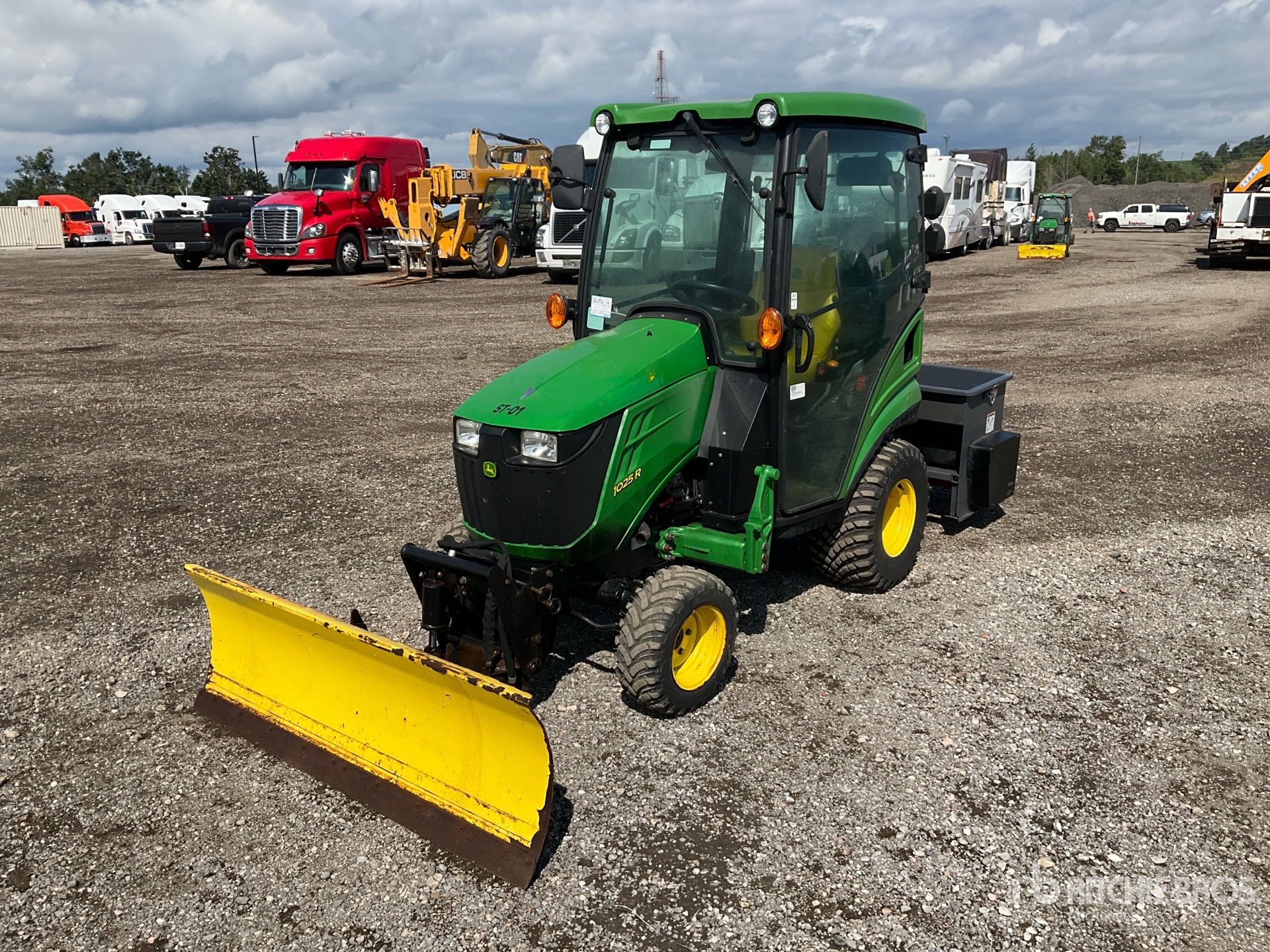 Photo of 2021 John Deere 1025R