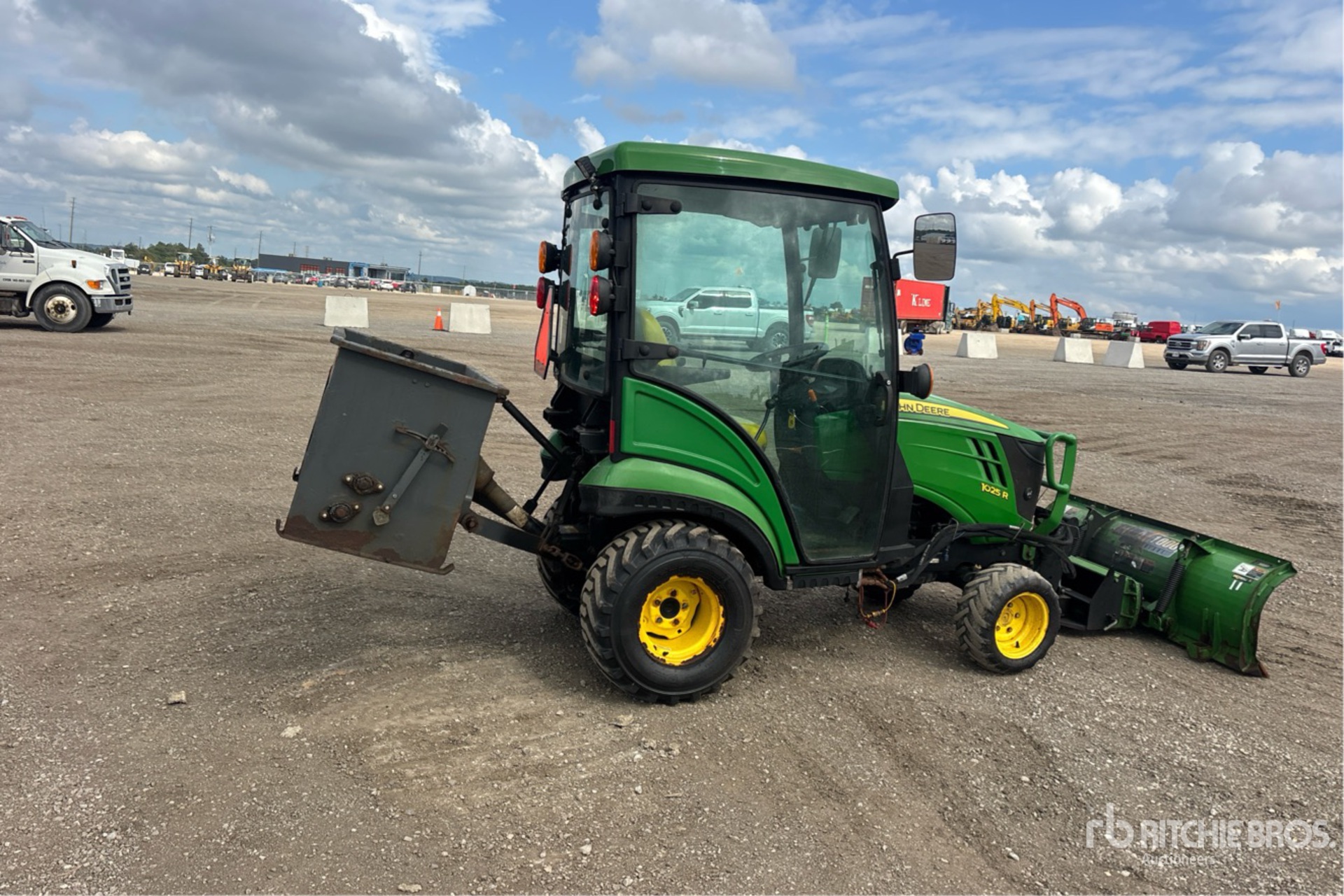 2019 John Deere 1025R