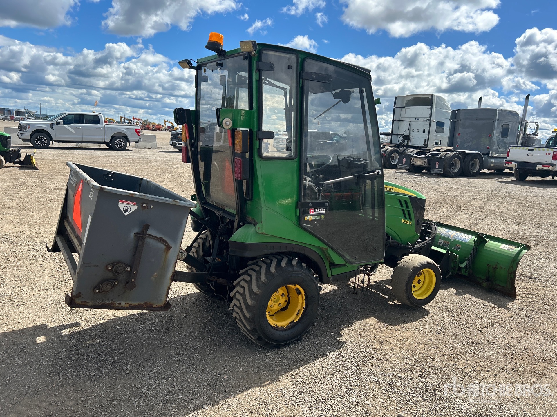 2019 John Deere 1025R