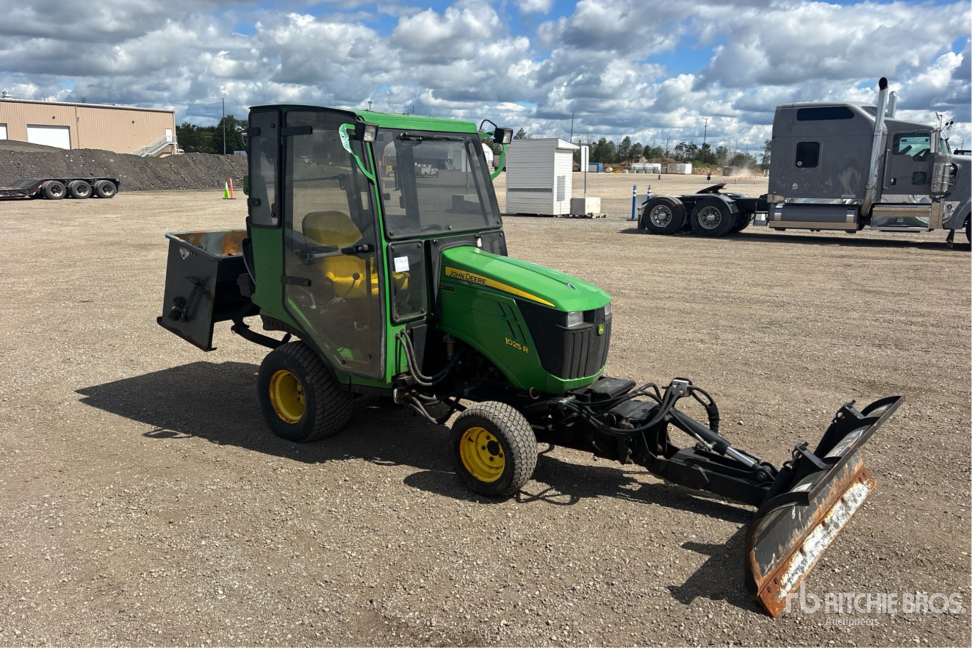 2015 John Deere 1025R