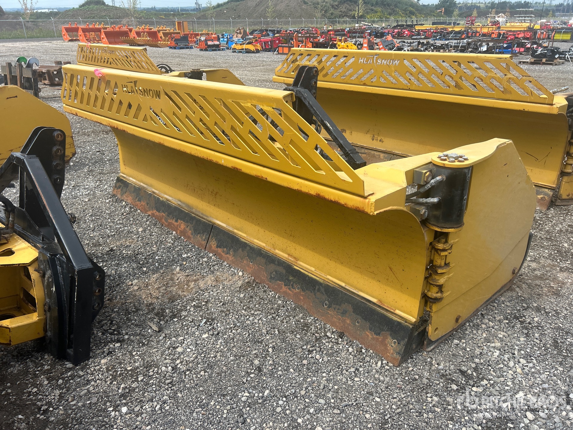 Photo of 2019 Hla Snow 4200 SERIES