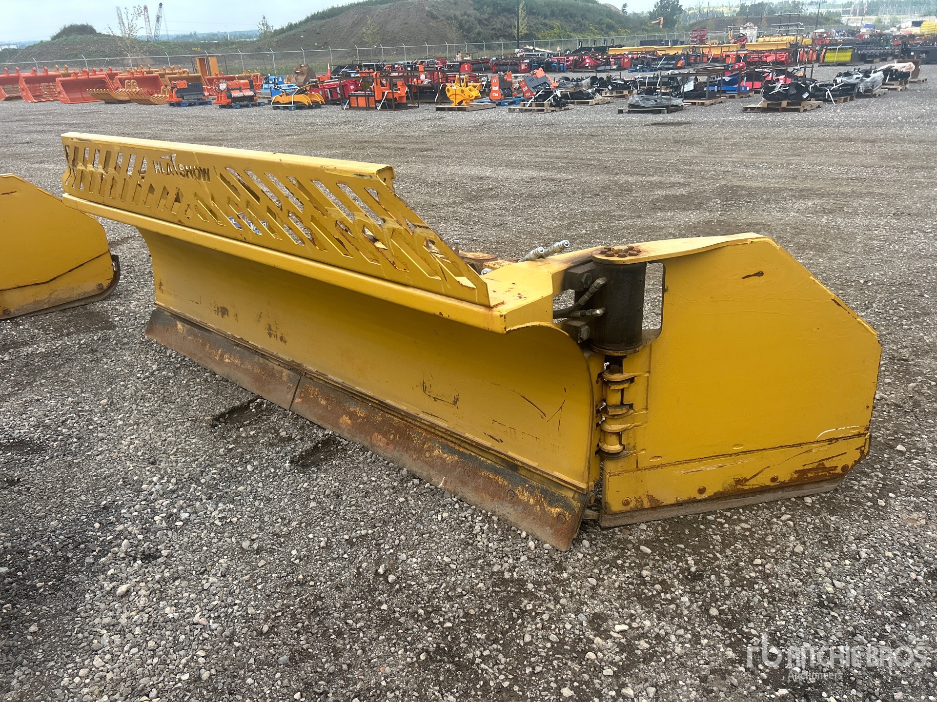Photo of 2016 Hla Snow 4200 SERIES