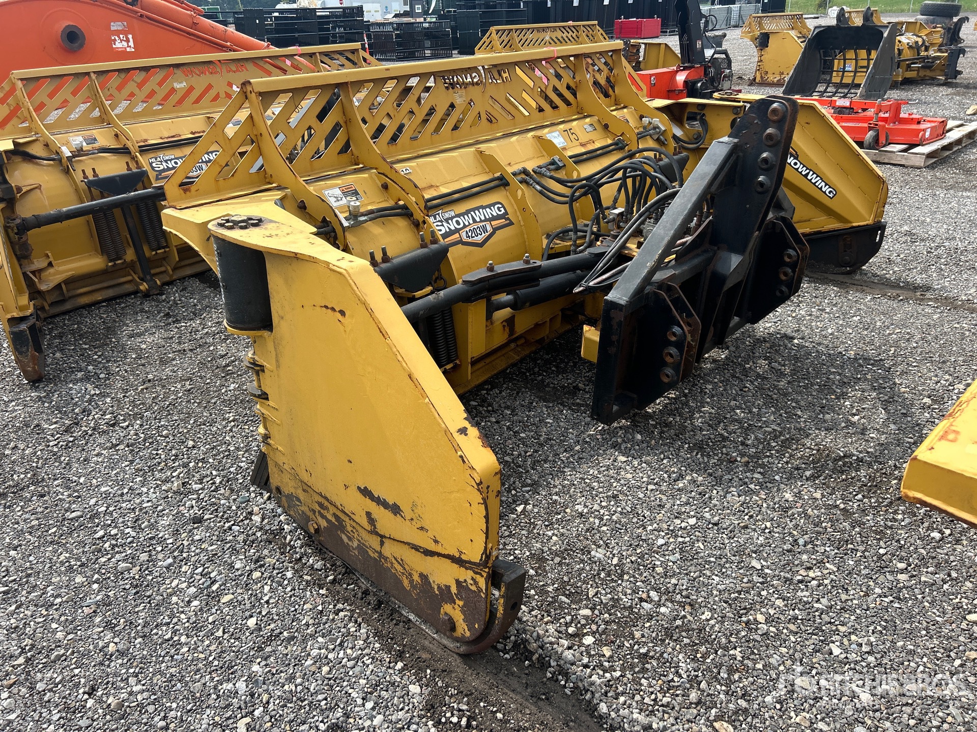 2019 Hla Snow 4203