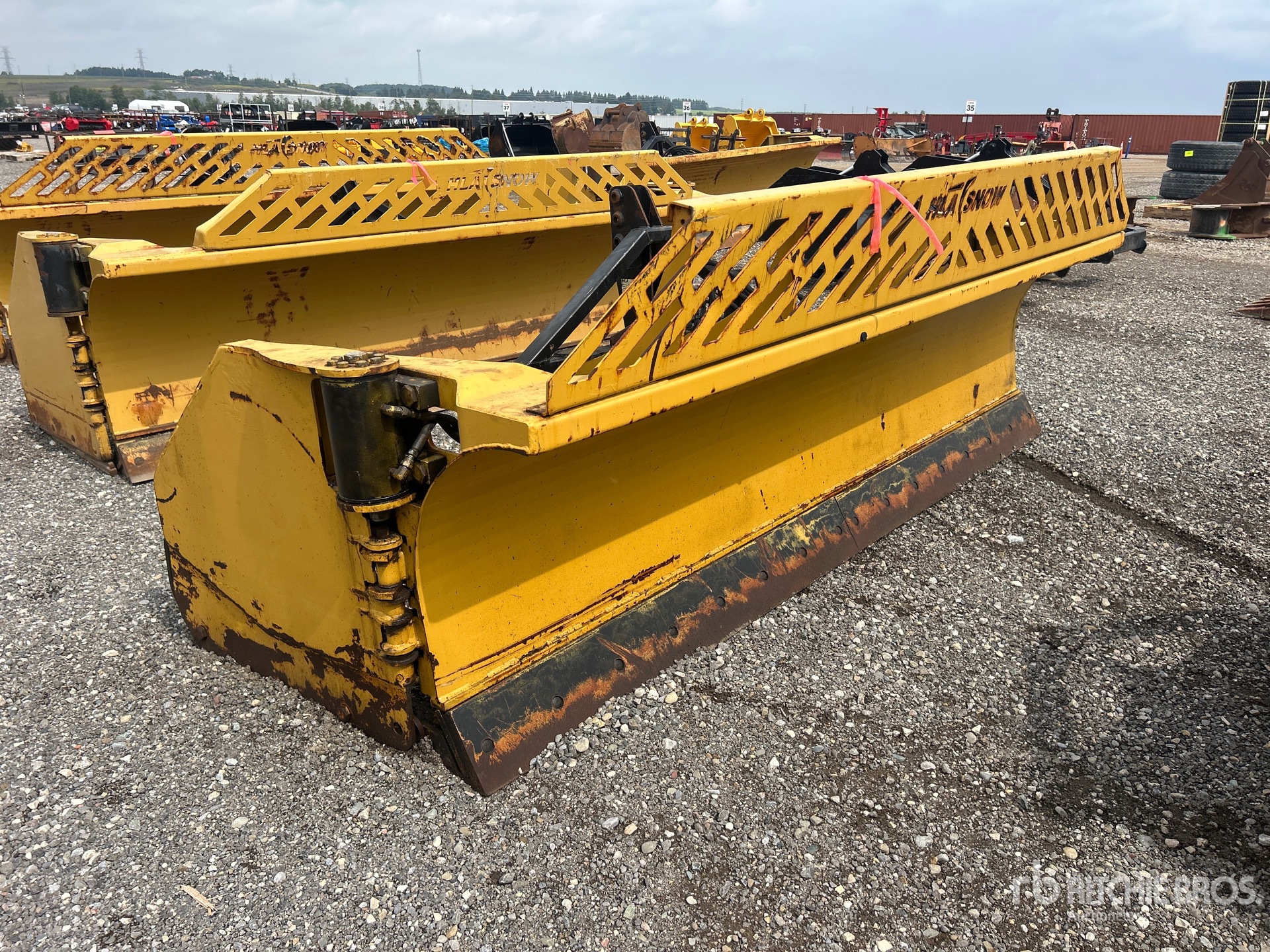 2019 Hla Snow 4203