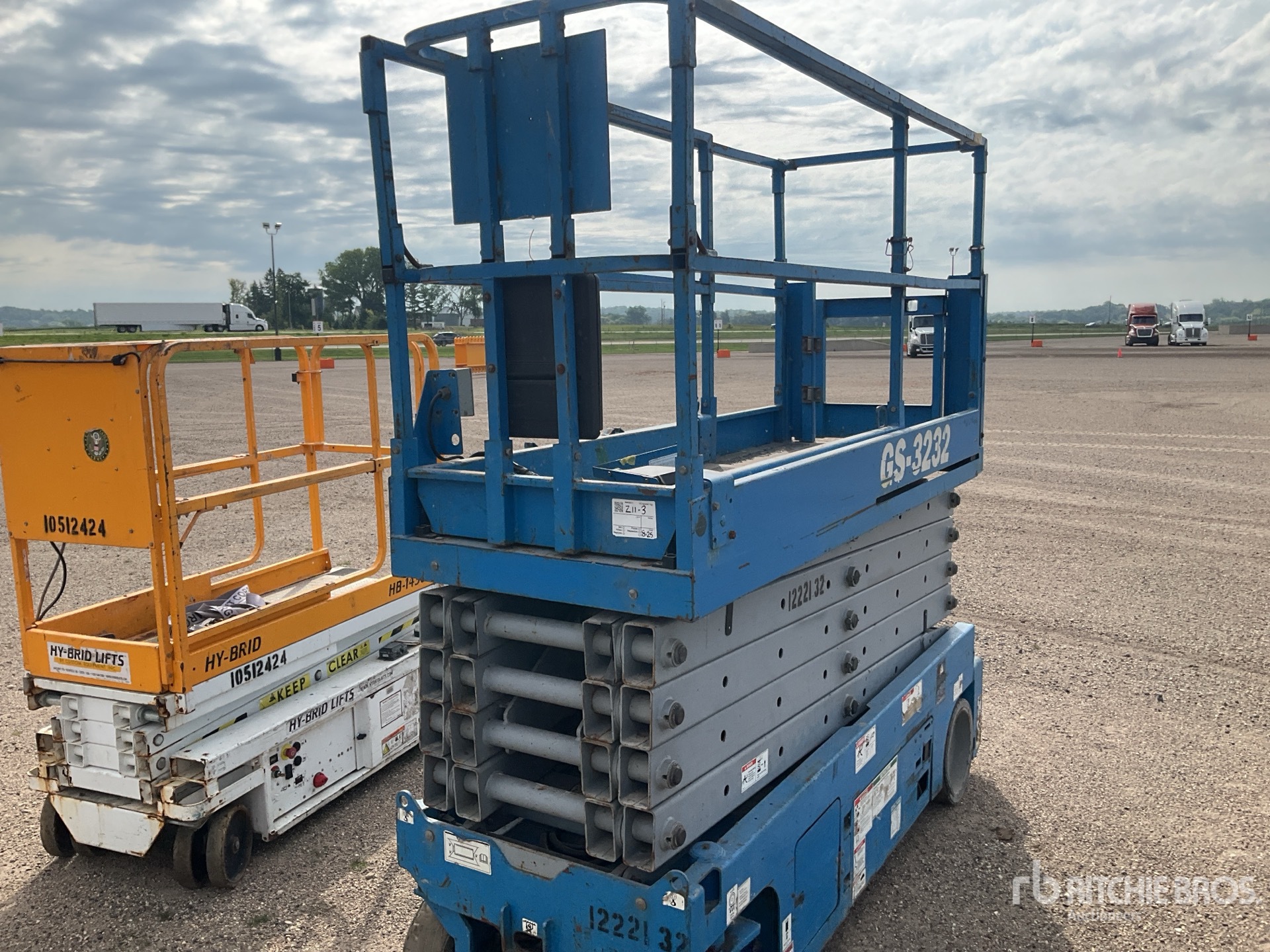 2011 Genie GS-3232
