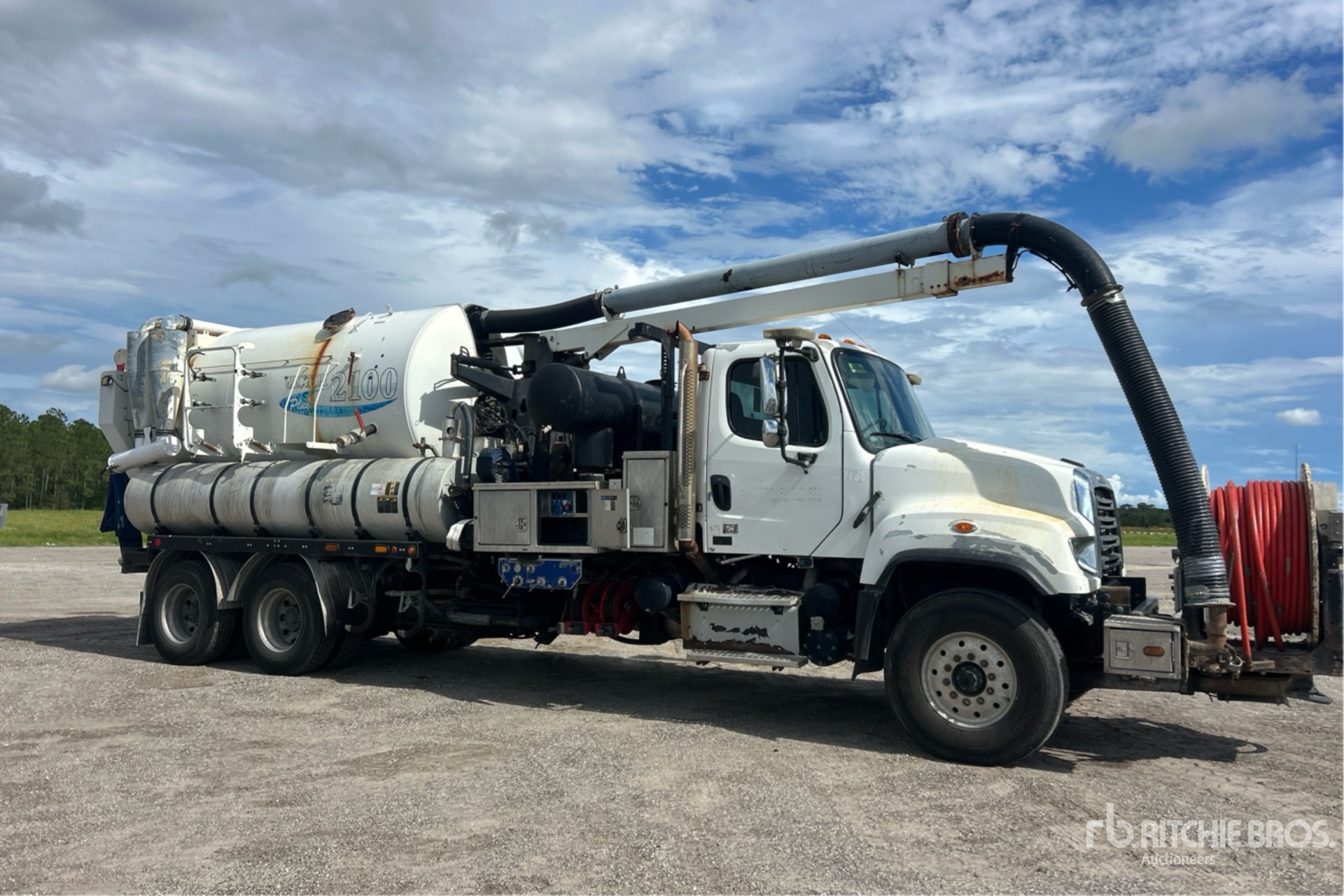 2016 Freightliner 114SD